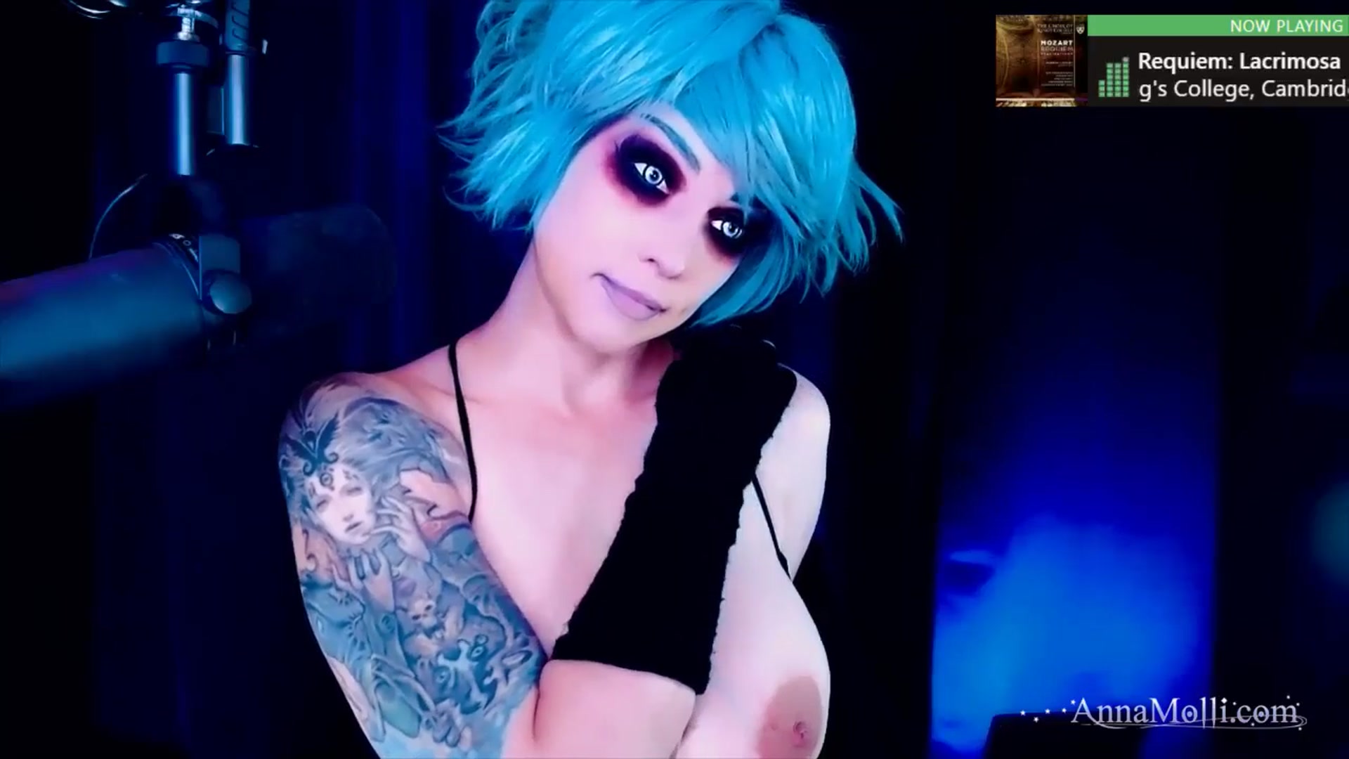 Gallery image thumbnail from AnnaMolli's myfreecams stream on, 06/09/2025, 04:04 image 18 of 20