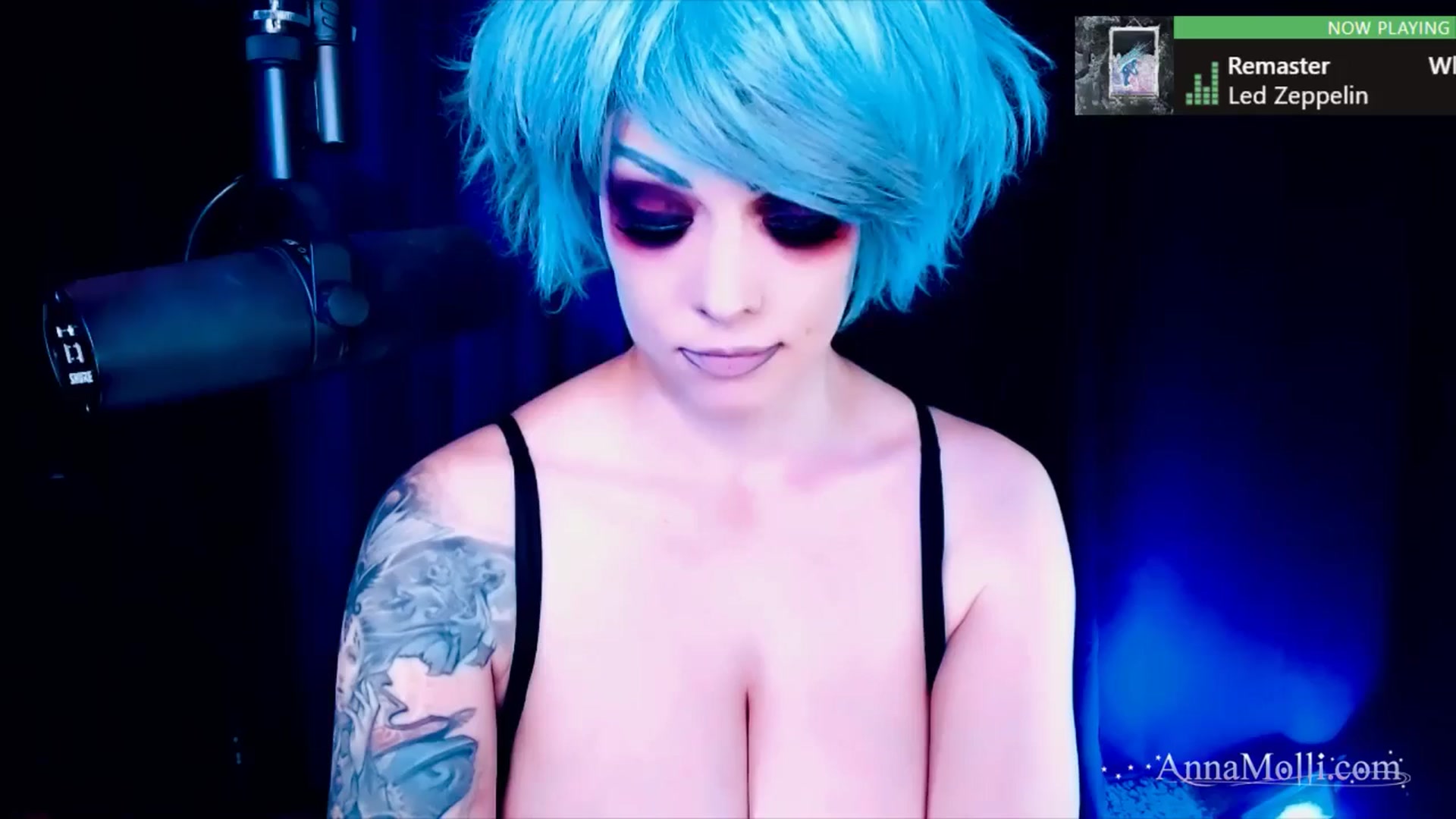 Gallery image thumbnail from AnnaMolli's myfreecams stream on, 07/12/2025, 04:09 image 8 of 20