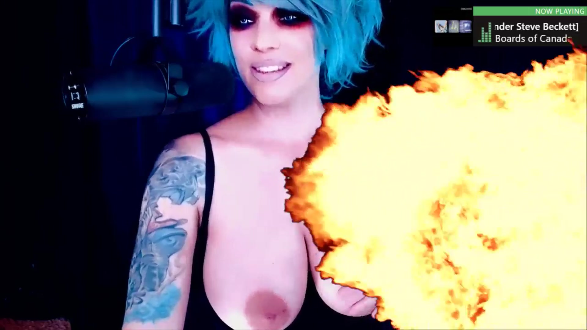 Gallery image thumbnail from AnnaMolli's myfreecams stream on, 08/02/2025, 04:28 image 4 of 20