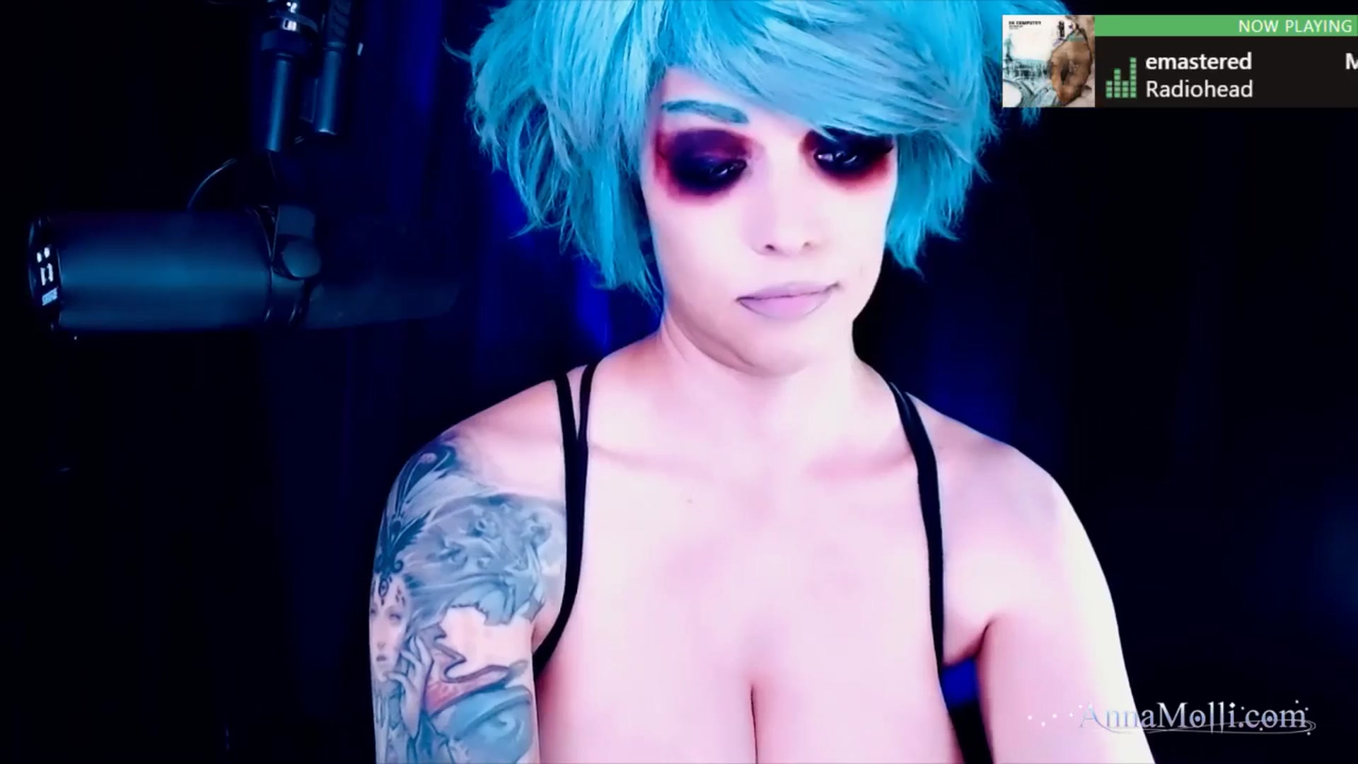 Gallery image thumbnail from AnnaMolli's myfreecams stream on, 08/12/2025, 04:03 image 4 of 20