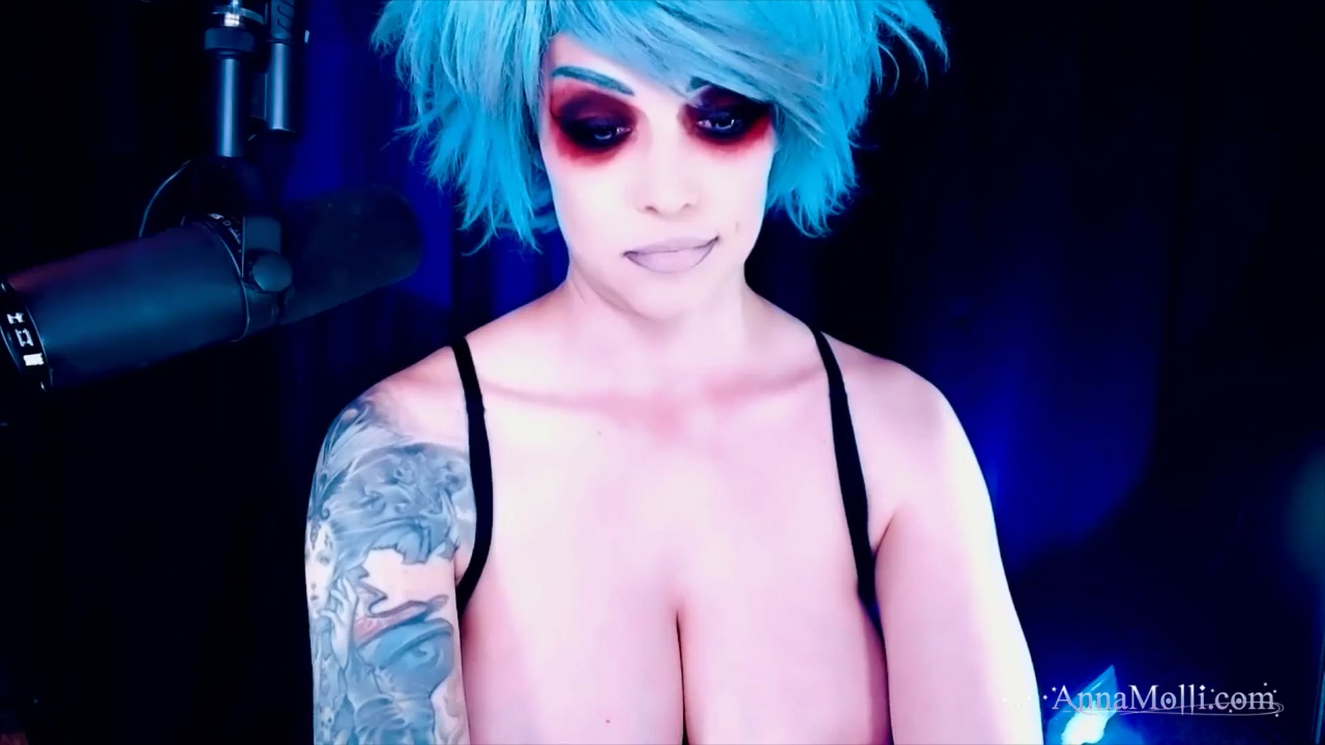 Gallery image thumbnail from AnnaMolli's myfreecams stream on, 09/05/2025, 04:04 image 2 of 20