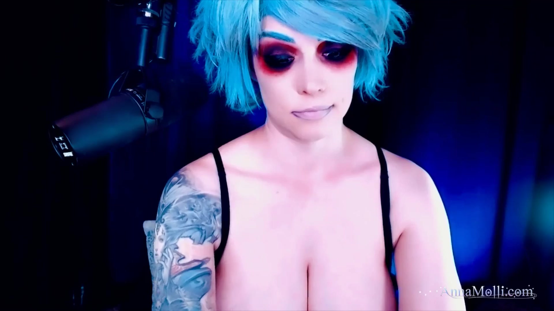 Gallery image thumbnail from AnnaMolli's myfreecams stream on, 09/17/2025, 04:05 image 5 of 20