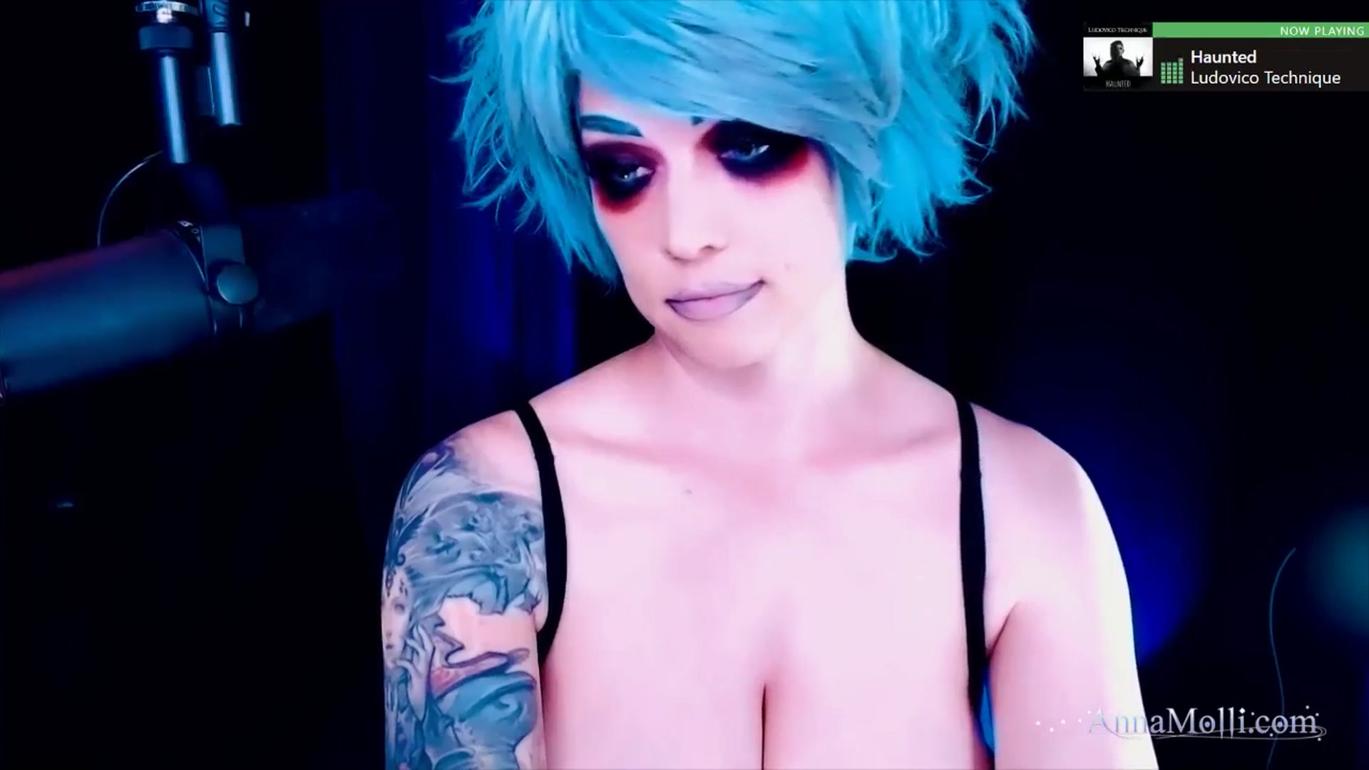 Gallery image thumbnail from AnnaMolli's myfreecams stream on, 09/20/2025, 04:04 image 14 of 20