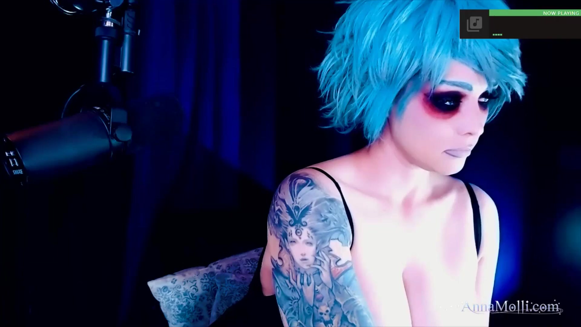 Gallery image thumbnail from AnnaMolli's myfreecams stream on, 09/22/2025, 04:05 image 2 of 20