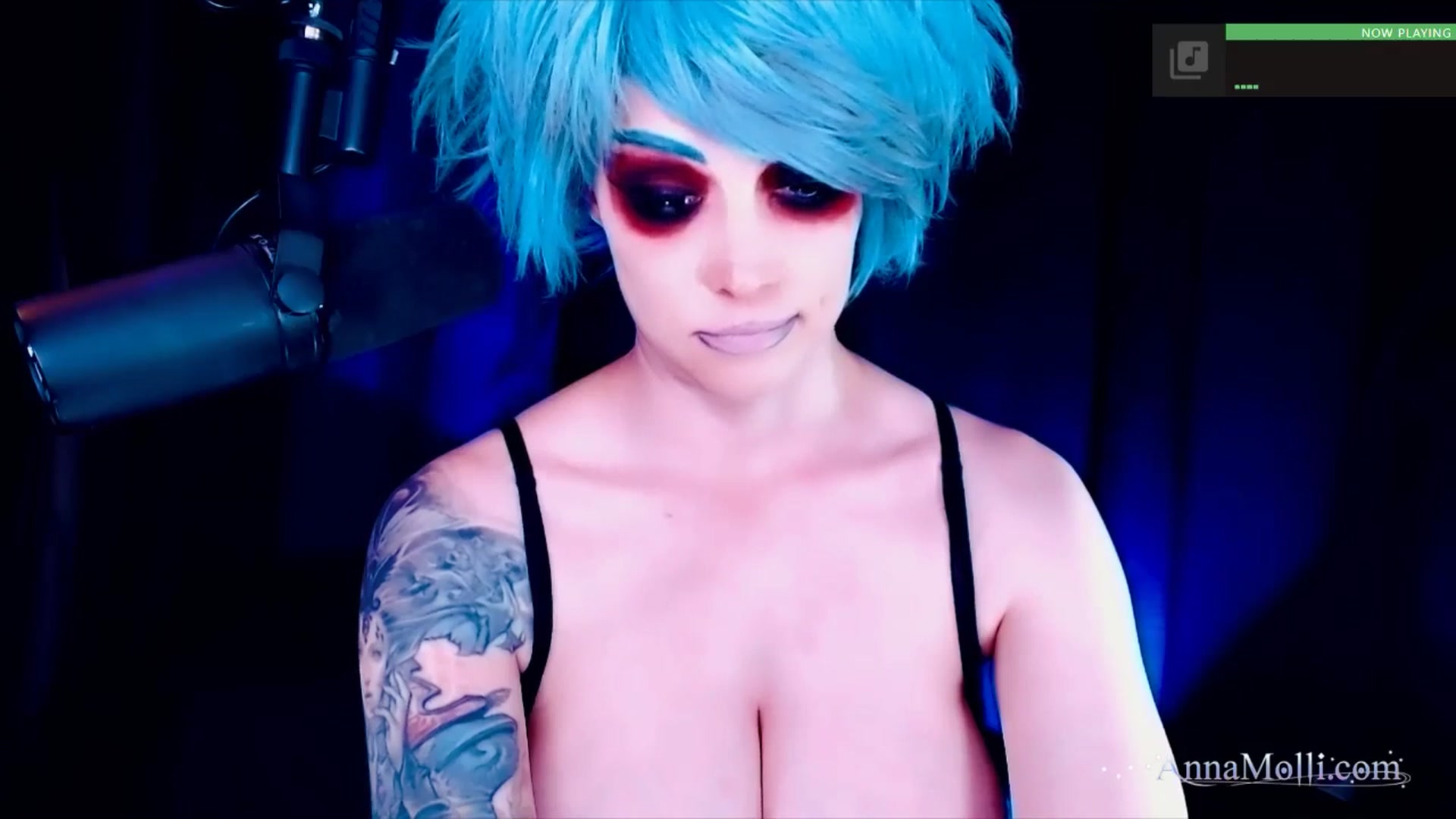 Gallery image thumbnail from AnnaMolli's myfreecams stream on, 09/25/2025, 04:04 image 4 of 20