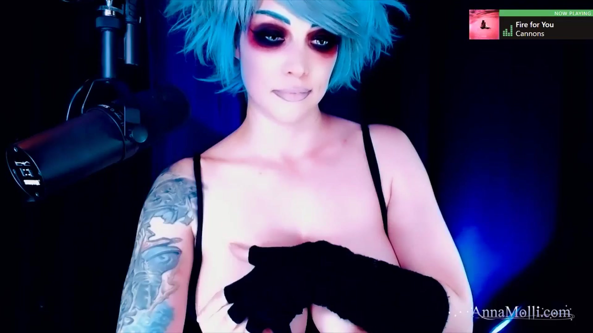Gallery image thumbnail from AnnaMolli's myfreecams stream on, 09/28/2025, 03:48 image 2 of 20