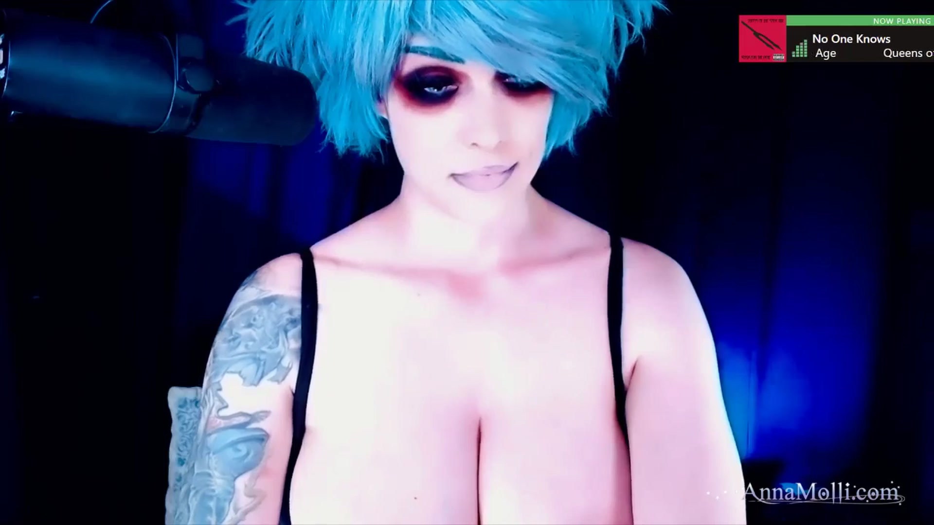 Gallery image thumbnail from AnnaMolli's myfreecams stream on, 10/06/2025, 04:03 image 5 of 20