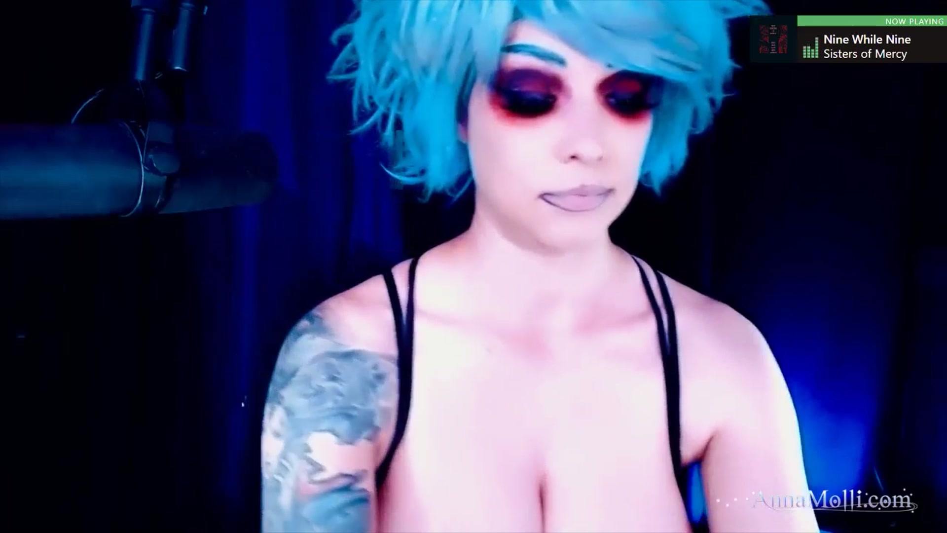 Gallery image thumbnail from AnnaMolli's myfreecams stream on, 10/15/2025, 04:04 image 12 of 20