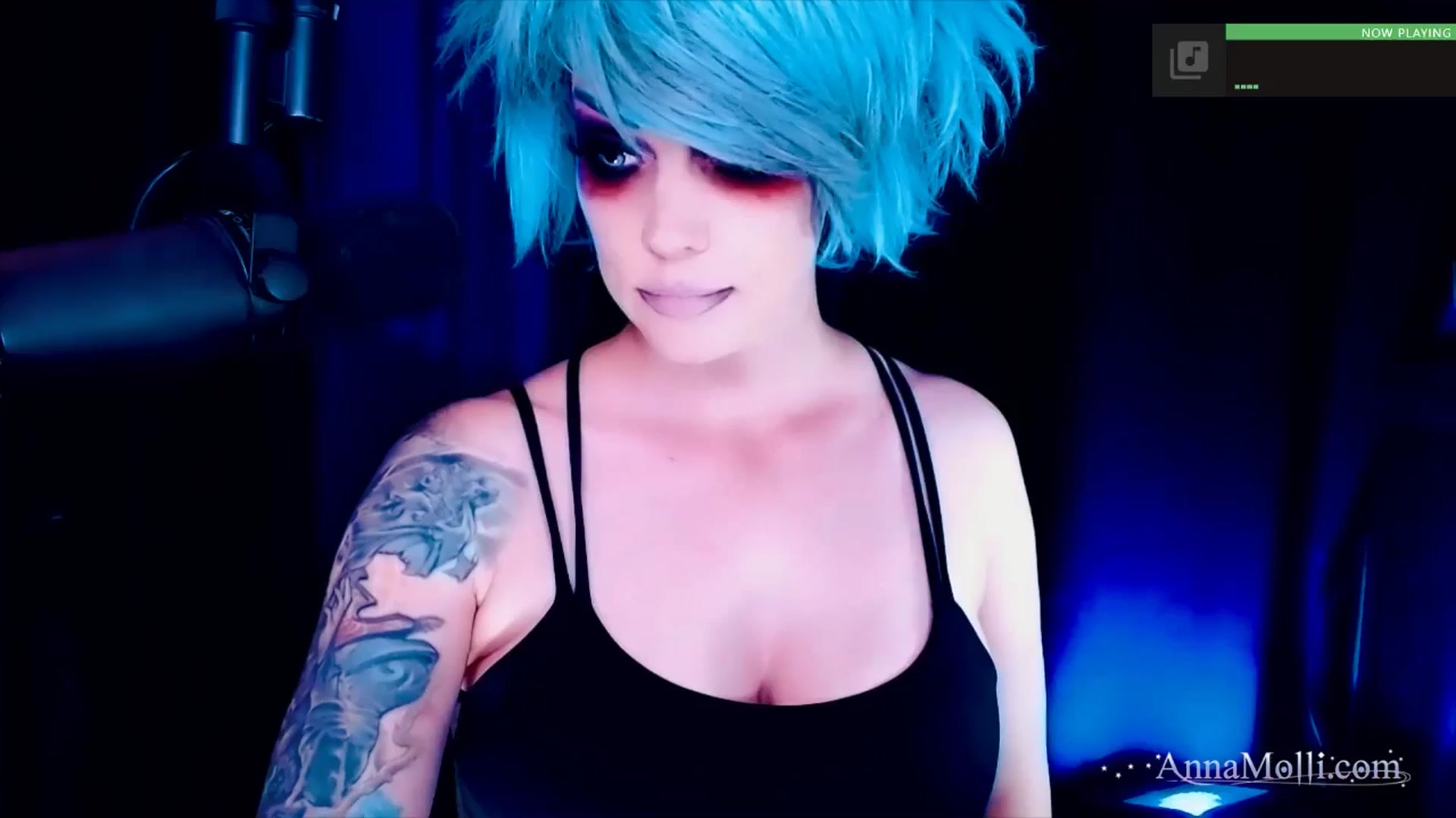 Gallery image thumbnail from AnnaMolli's myfreecams stream on, 10/20/2025, 04:04 image 1 of 20