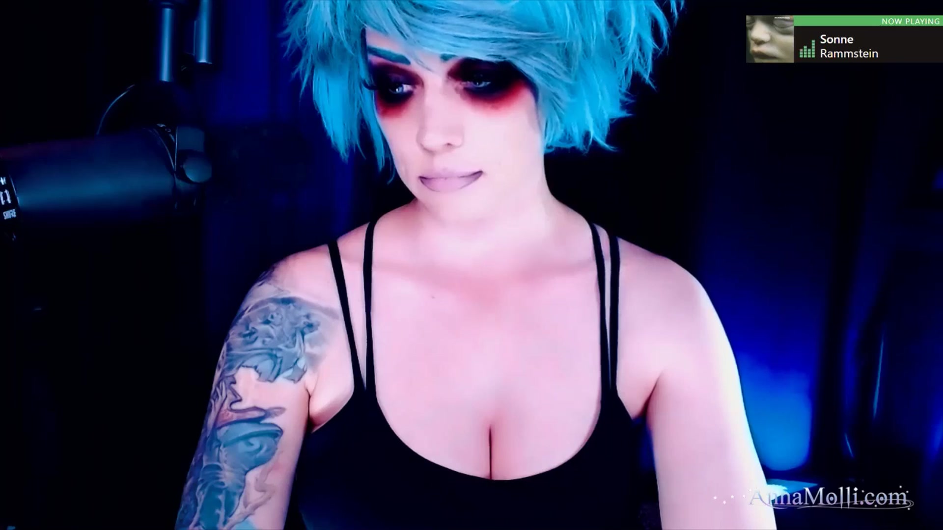Gallery image thumbnail from AnnaMolli's myfreecams stream on, 10/20/2025, 04:04 image 4 of 20