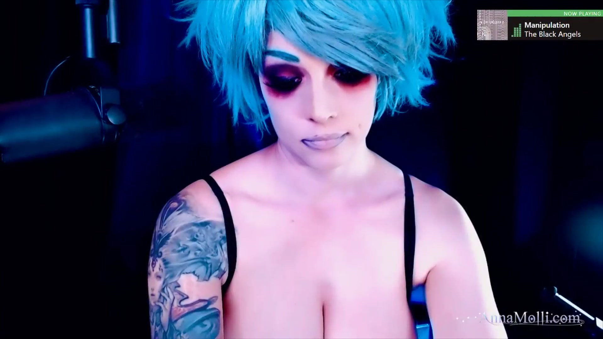 Gallery image thumbnail from AnnaMolli's myfreecams stream on, 10/27/2025, 03:56 image 14 of 20