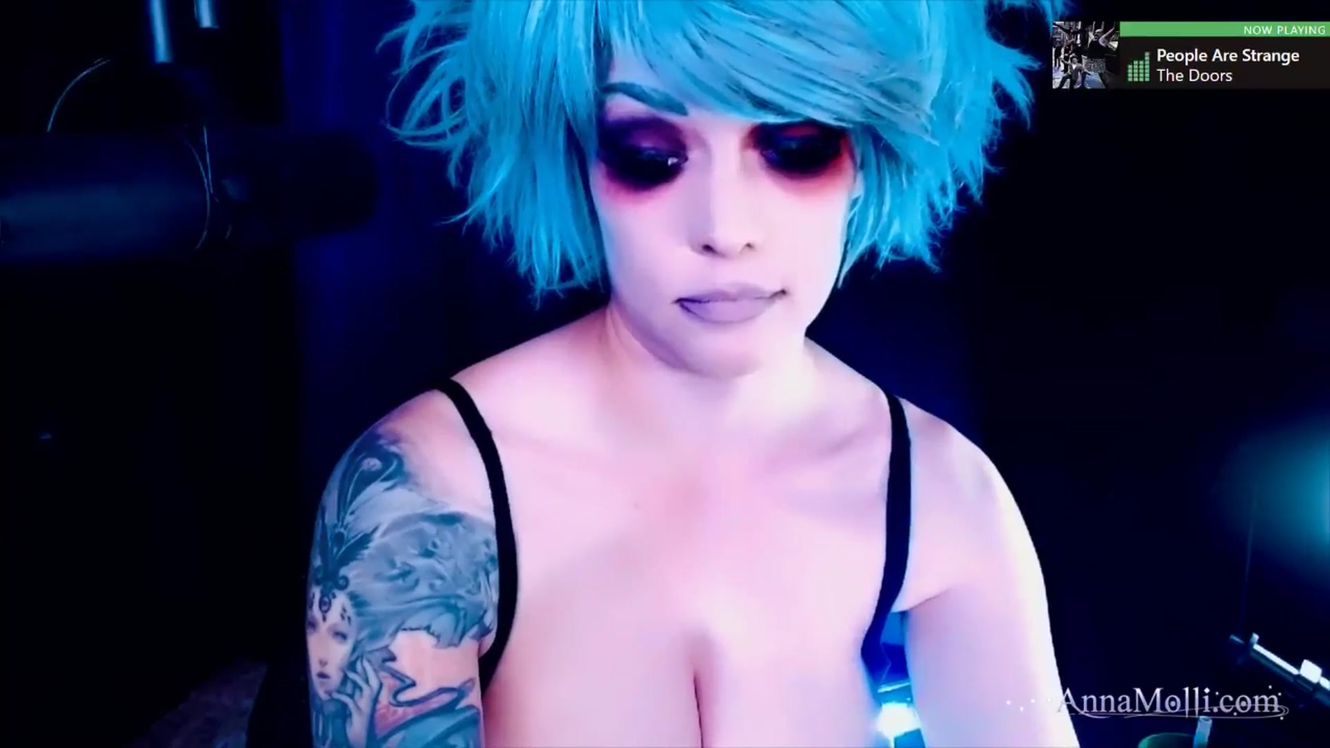 Gallery image thumbnail from AnnaMolli's myfreecams stream on, 10/28/2025, 04:03 image 12 of 20