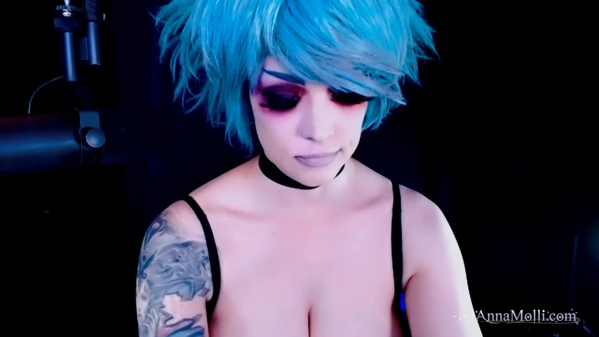 Gallery image thumbnail from AnnaMolli's myfreecams stream on, 01/21/2026, 05:12 image 8 of 20