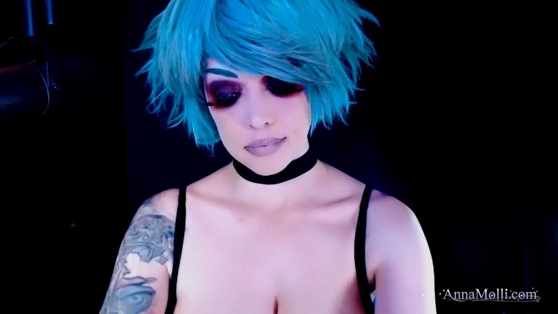 Gallery image thumbnail from AnnaMolli's myfreecams stream on, 01/27/2026, 05:22 image 9 of 20