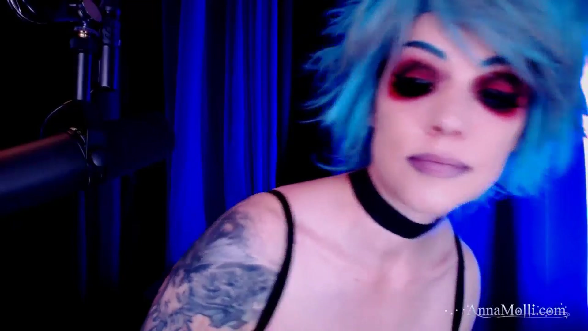 Gallery image thumbnail from AnnaMolli's myfreecams stream on, 03/23/2026, 04:09 image 18 of 20