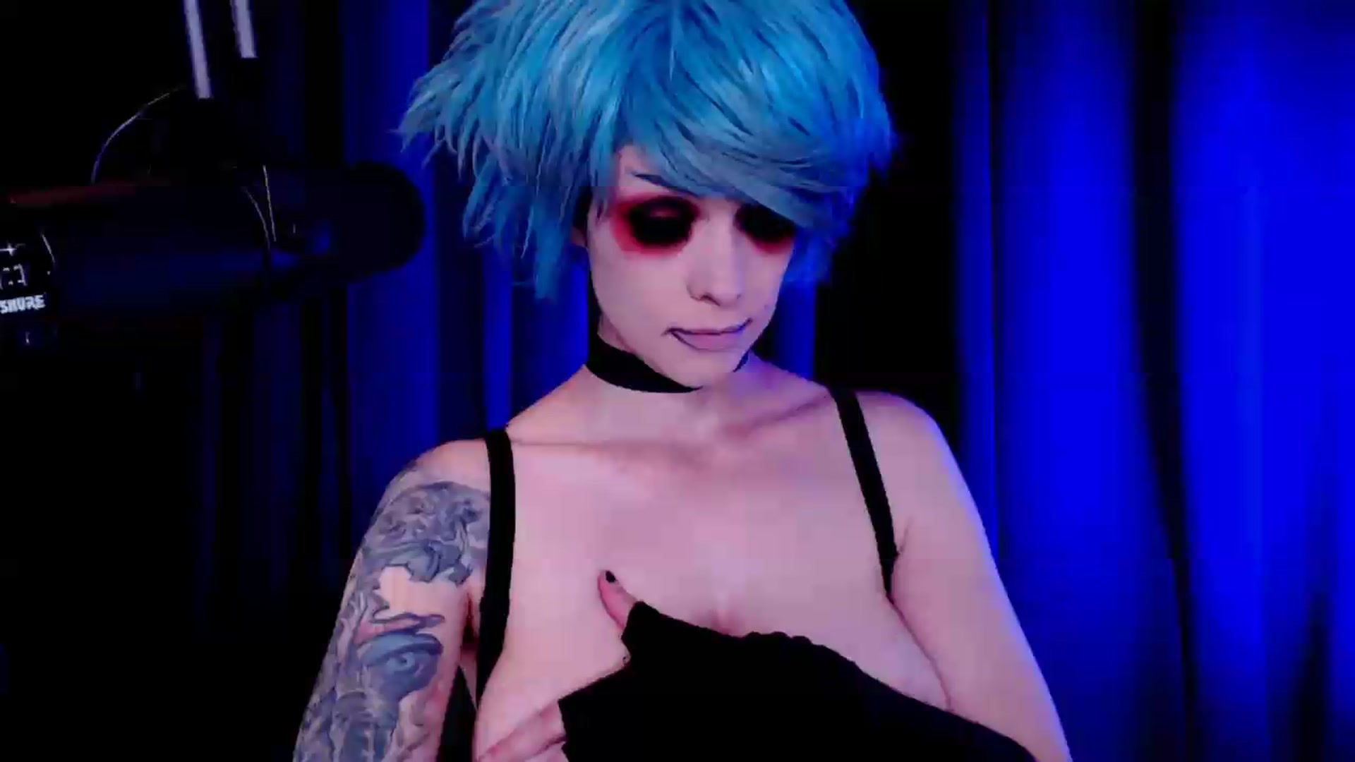 Gallery image thumbnail from AnnaMolli's myfreecams stream on, 06/14/2026, 04:41 image 6 of 20