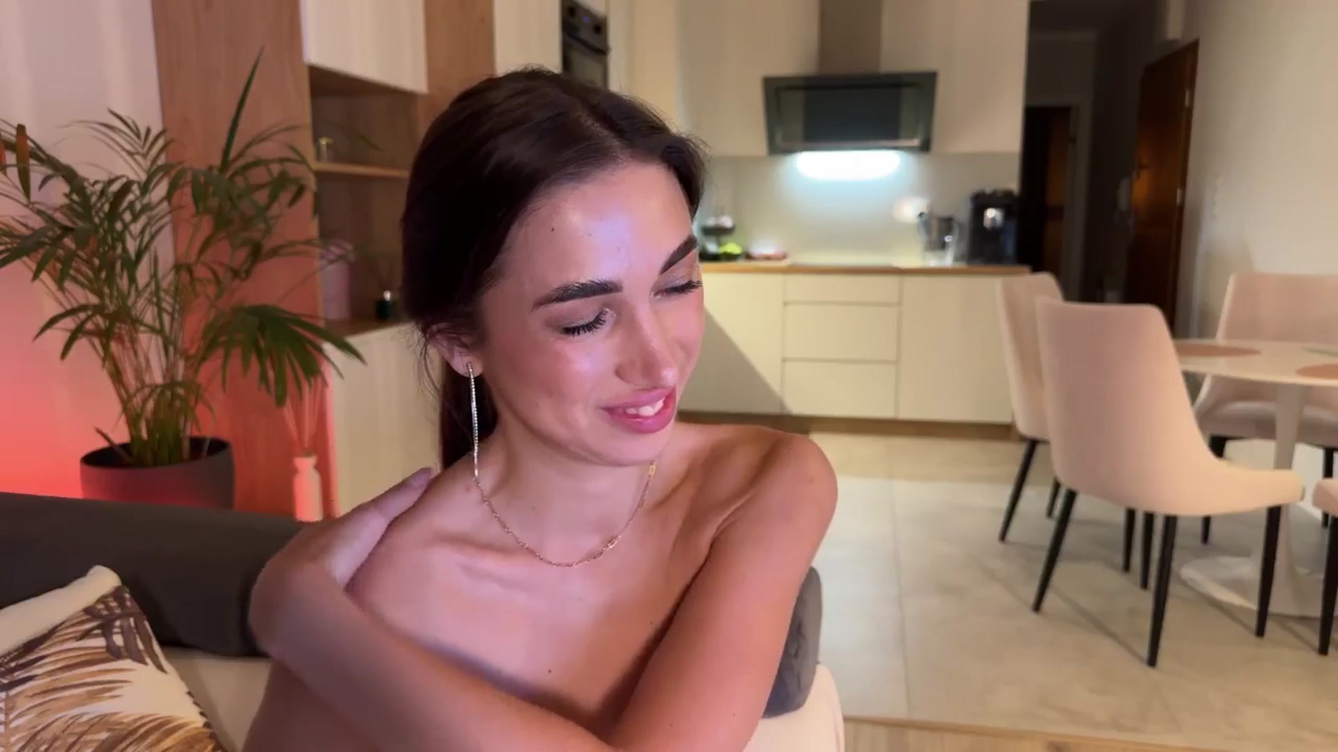 Gallery image thumbnail from AnnaQPassion's myfreecams stream on, 05/08/2025, 21:44 image 15 of 20