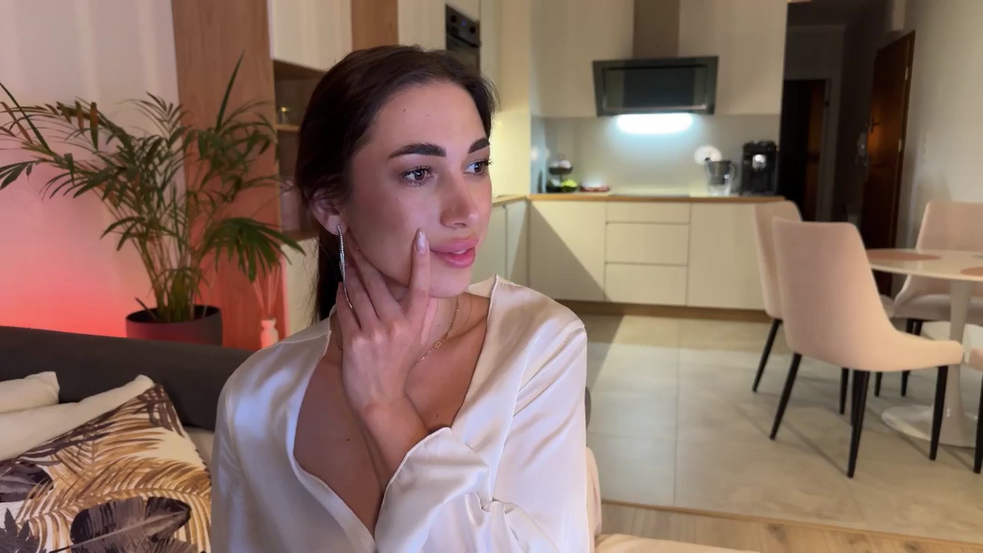 Gallery image thumbnail from AnnaQPassion's myfreecams stream on, 05/08/2025, 21:44 image 20 of 20