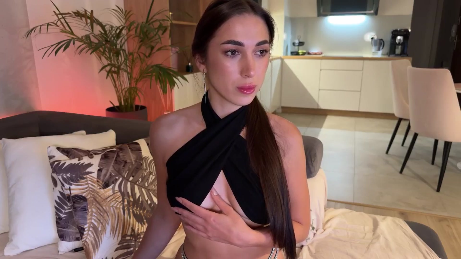 Gallery image thumbnail from AnnaQPassion's myfreecams stream on, 05/09/2025, 19:40 image 4 of 20