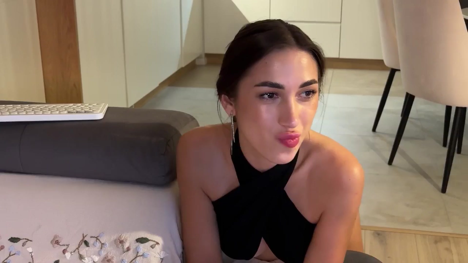 Gallery image thumbnail from AnnaQPassion's myfreecams stream on, 05/09/2025, 21:52 image 10 of 20