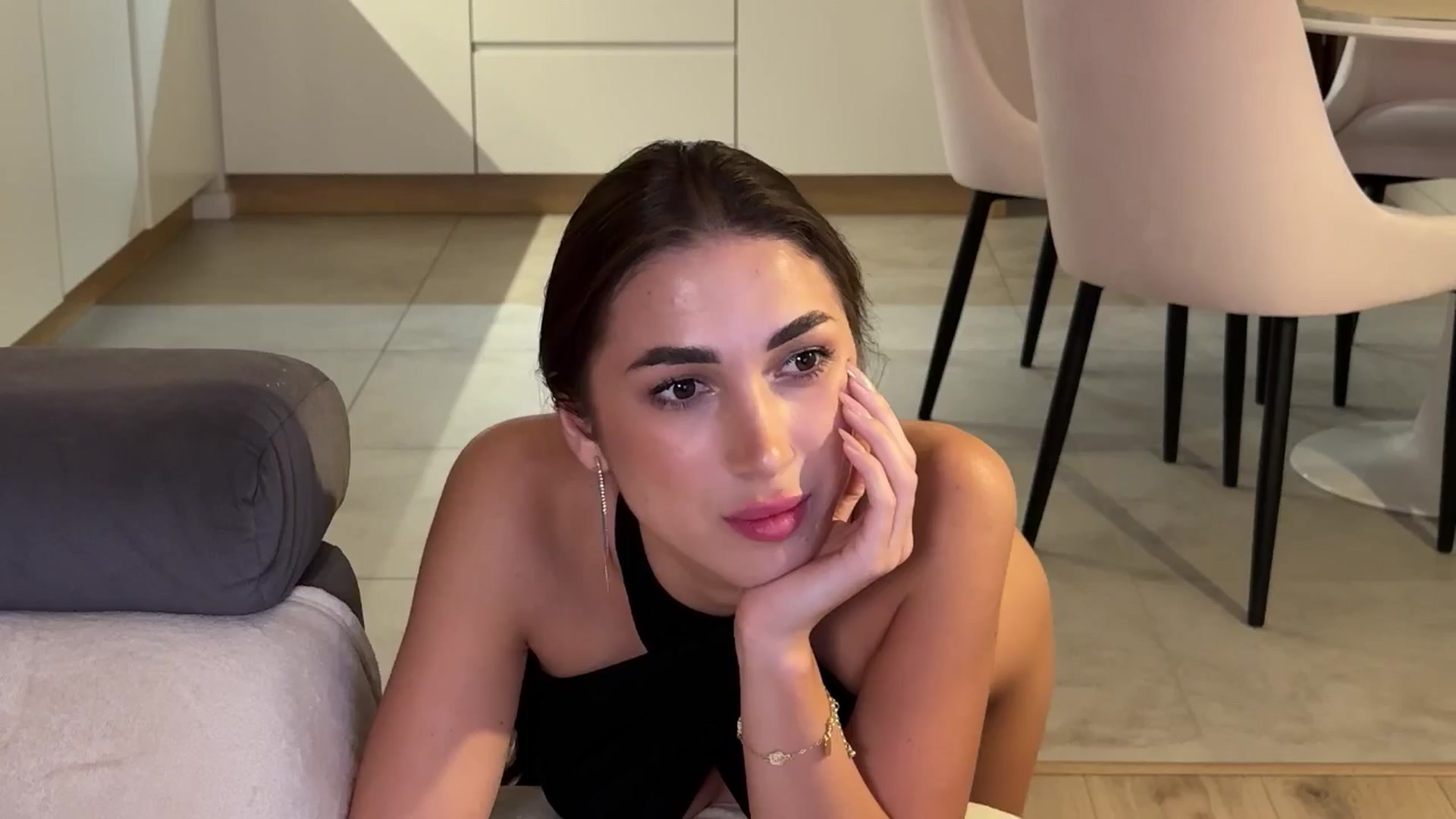 Gallery image thumbnail from AnnaQPassion's myfreecams stream on, 05/14/2025, 20:50 image 5 of 20