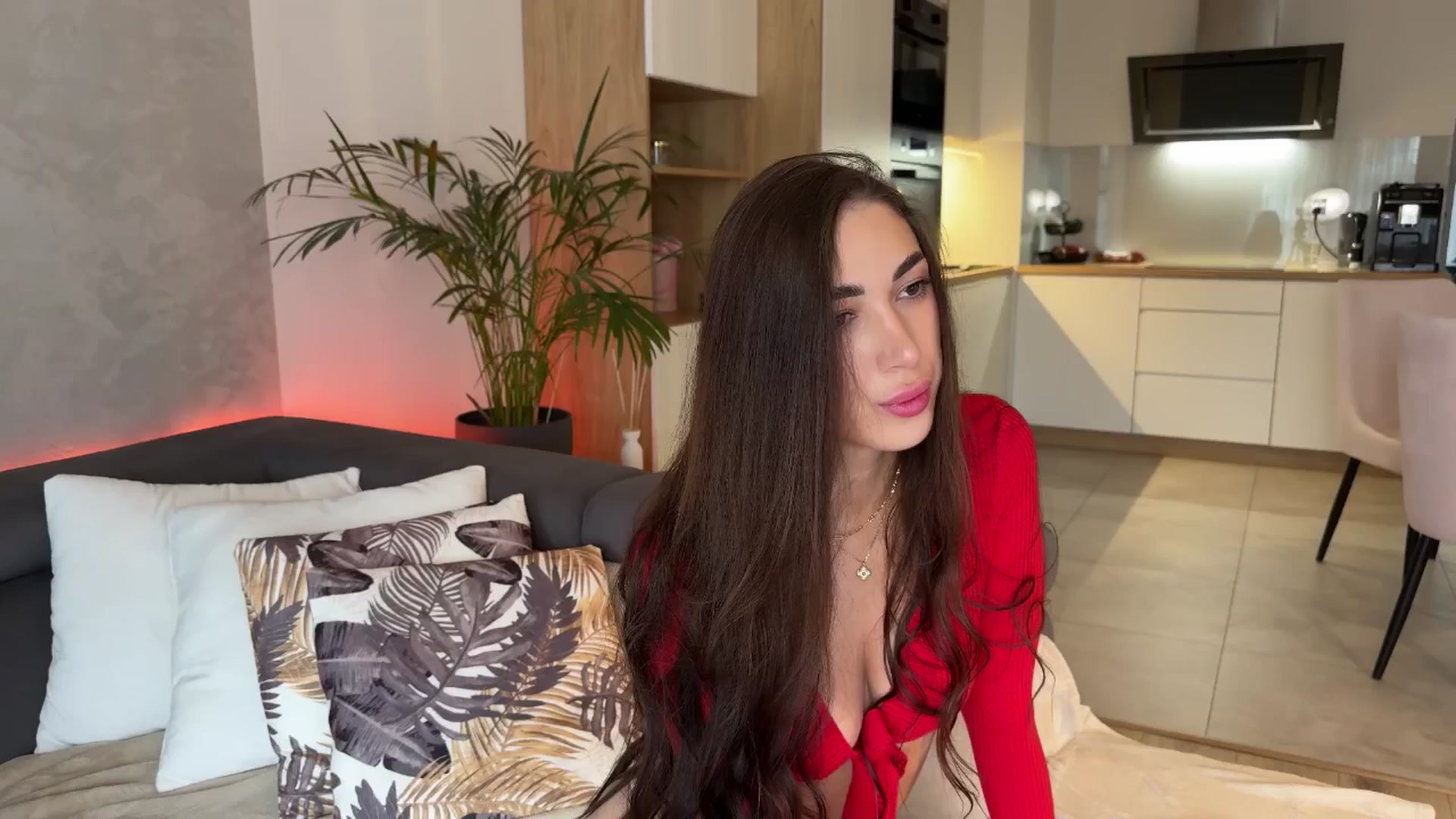 Gallery image thumbnail from AnnaQPassion's myfreecams stream on, 05/18/2025, 07:09 image 3 of 20