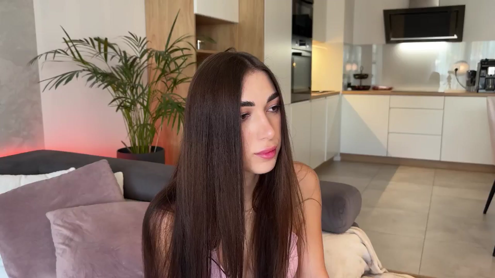 Gallery image thumbnail from AnnaQPassion's myfreecams stream on, 05/25/2025, 06:51 image 18 of 20