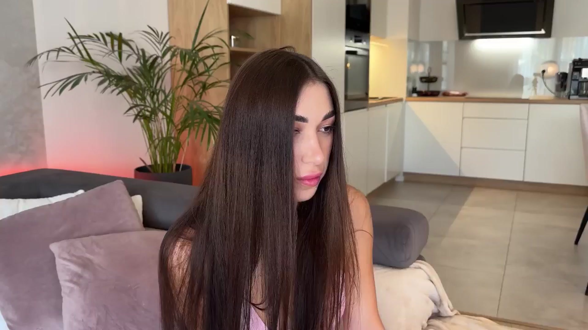 Gallery image thumbnail from AnnaQPassion's myfreecams stream on, 05/25/2025, 06:51 image 17 of 20
