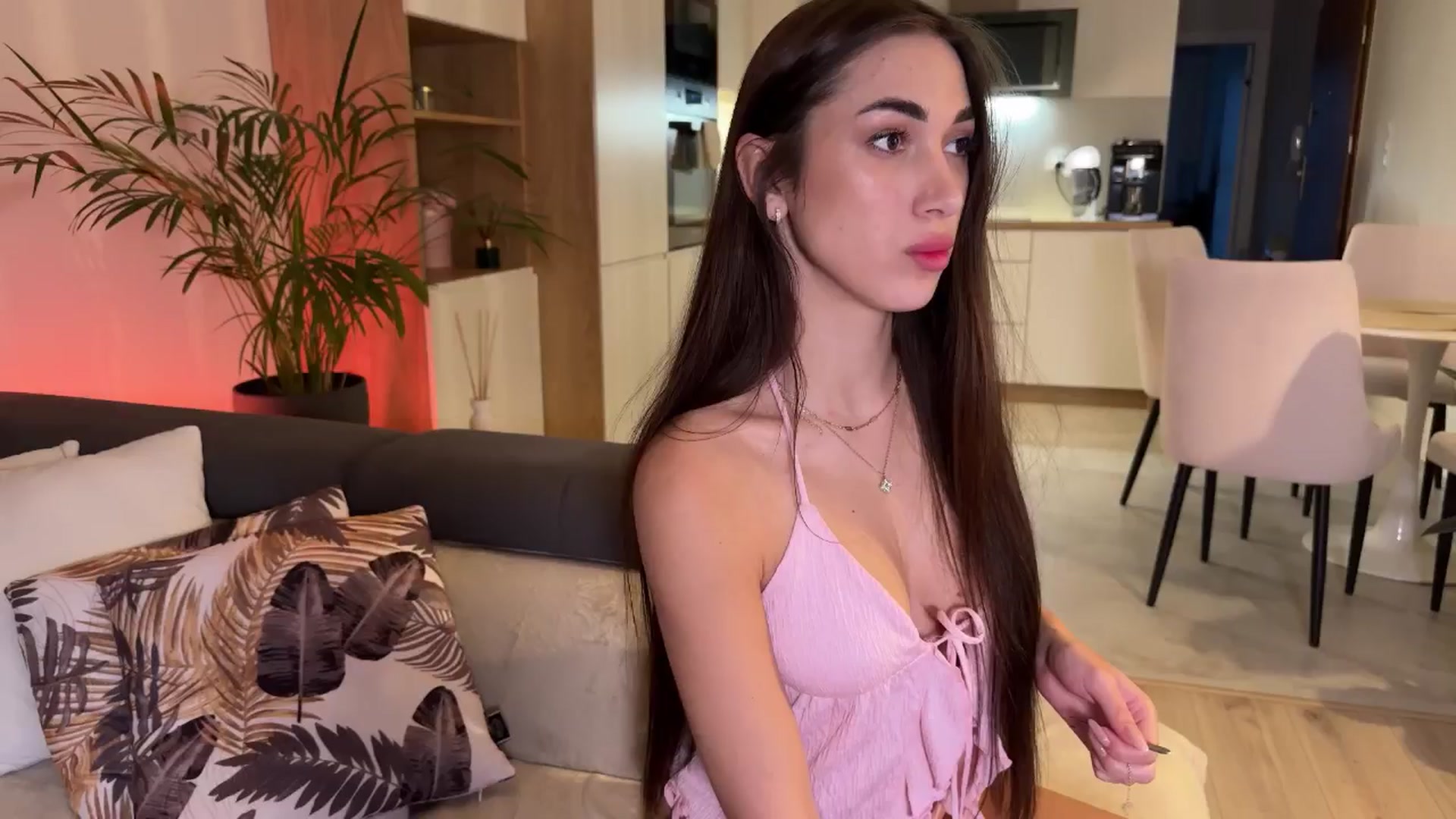 Gallery image thumbnail from AnnaQPassion's myfreecams stream on, 05/25/2025, 19:10 image 3 of 20
