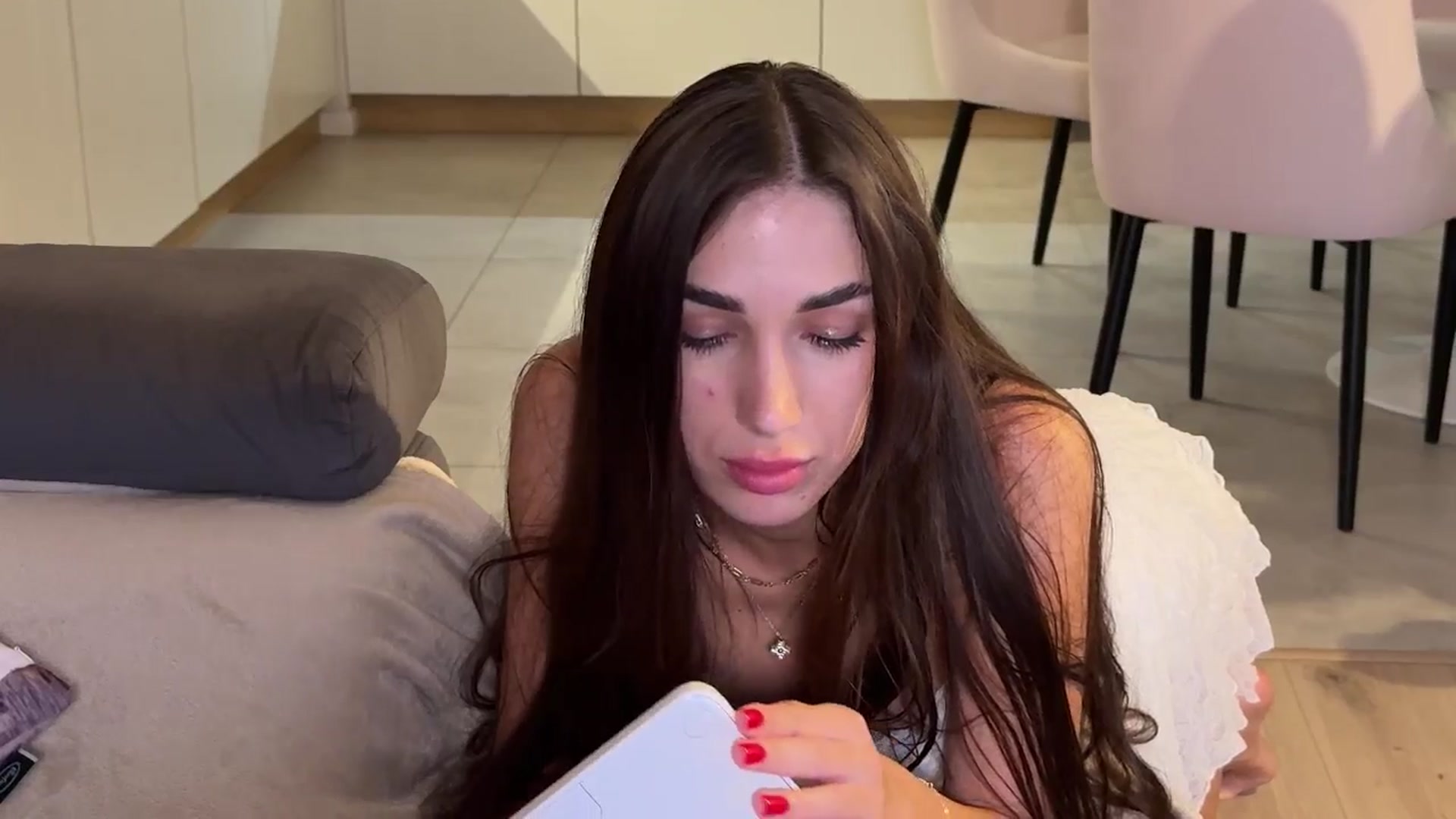 Gallery image thumbnail from AnnaQPassion's myfreecams stream on, 05/26/2025, 20:35 image 13 of 20