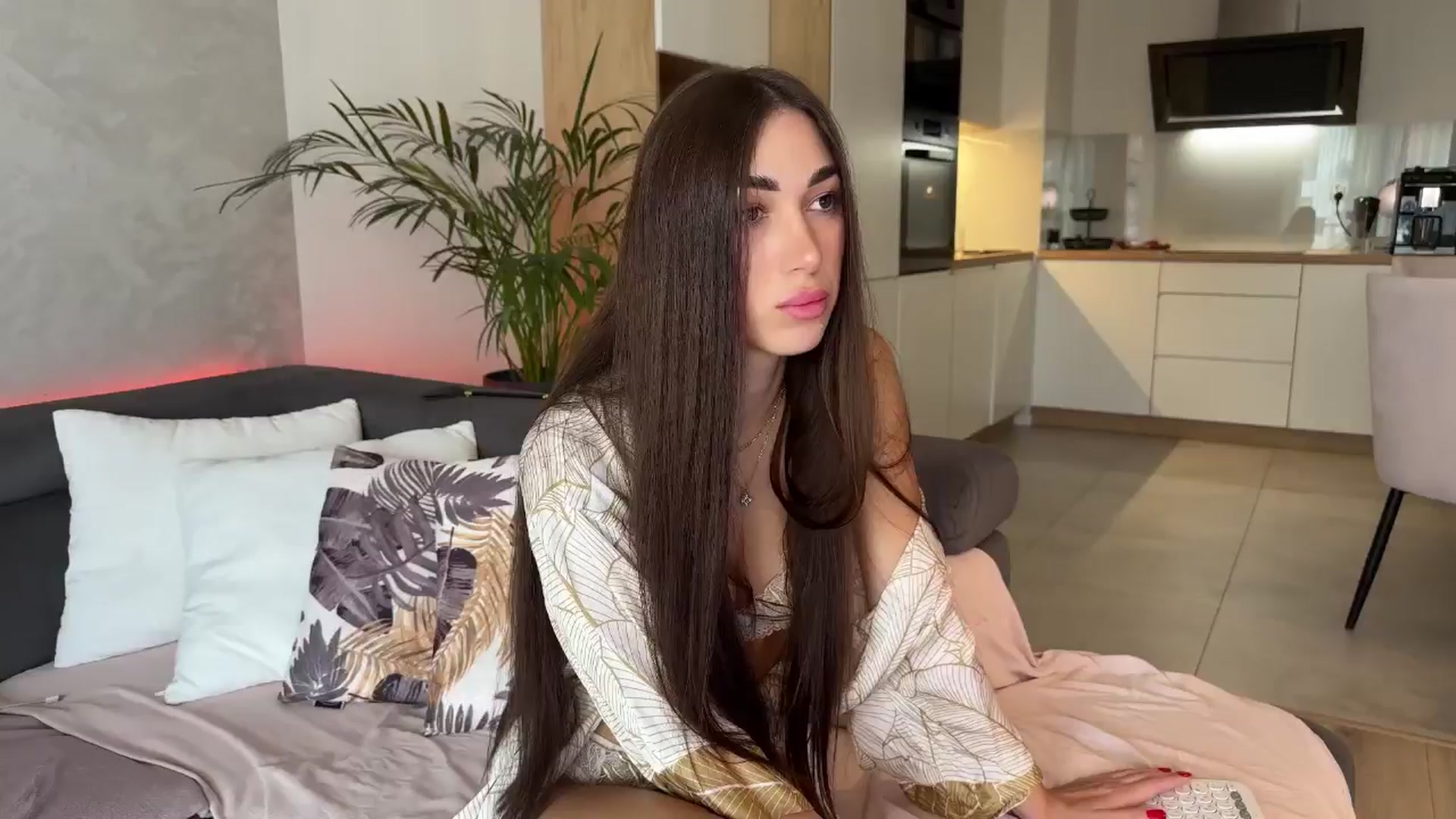 Gallery image thumbnail from AnnaQPassion's myfreecams stream on, 05/29/2025, 07:17 image 1 of 20