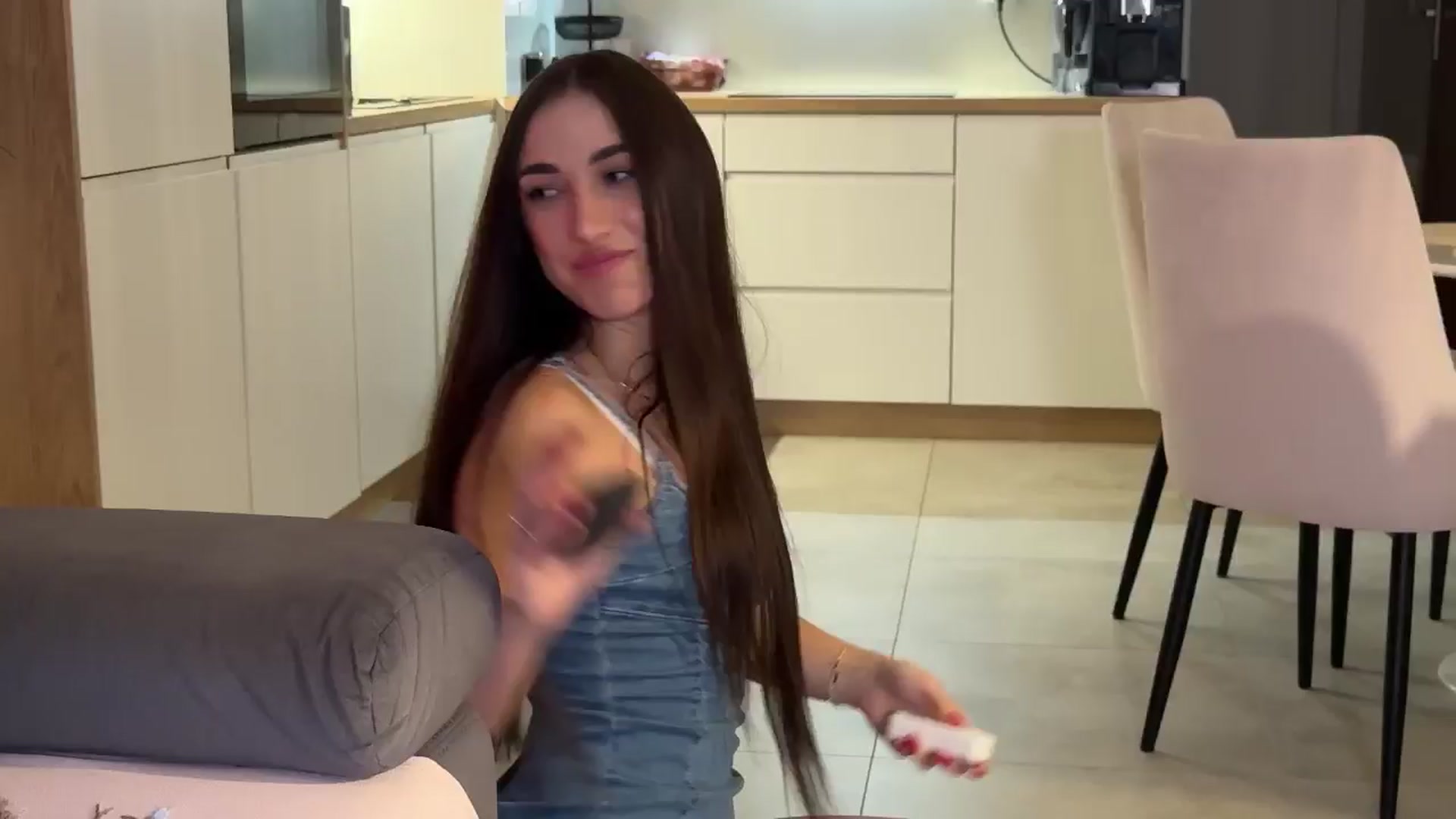 Gallery image thumbnail from AnnaQPassion's myfreecams stream on, 05/29/2025, 20:20 image 13 of 20