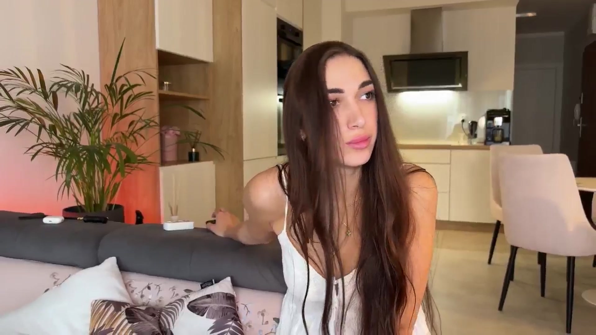 Gallery image thumbnail from AnnaQPassion's myfreecams stream on, 05/30/2025, 18:07 image 8 of 20