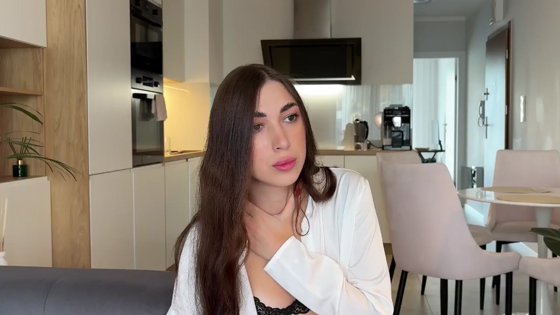 Gallery image thumbnail from AnnaQPassion's myfreecams stream on, 06/05/2025, 07:56 image 7 of 20