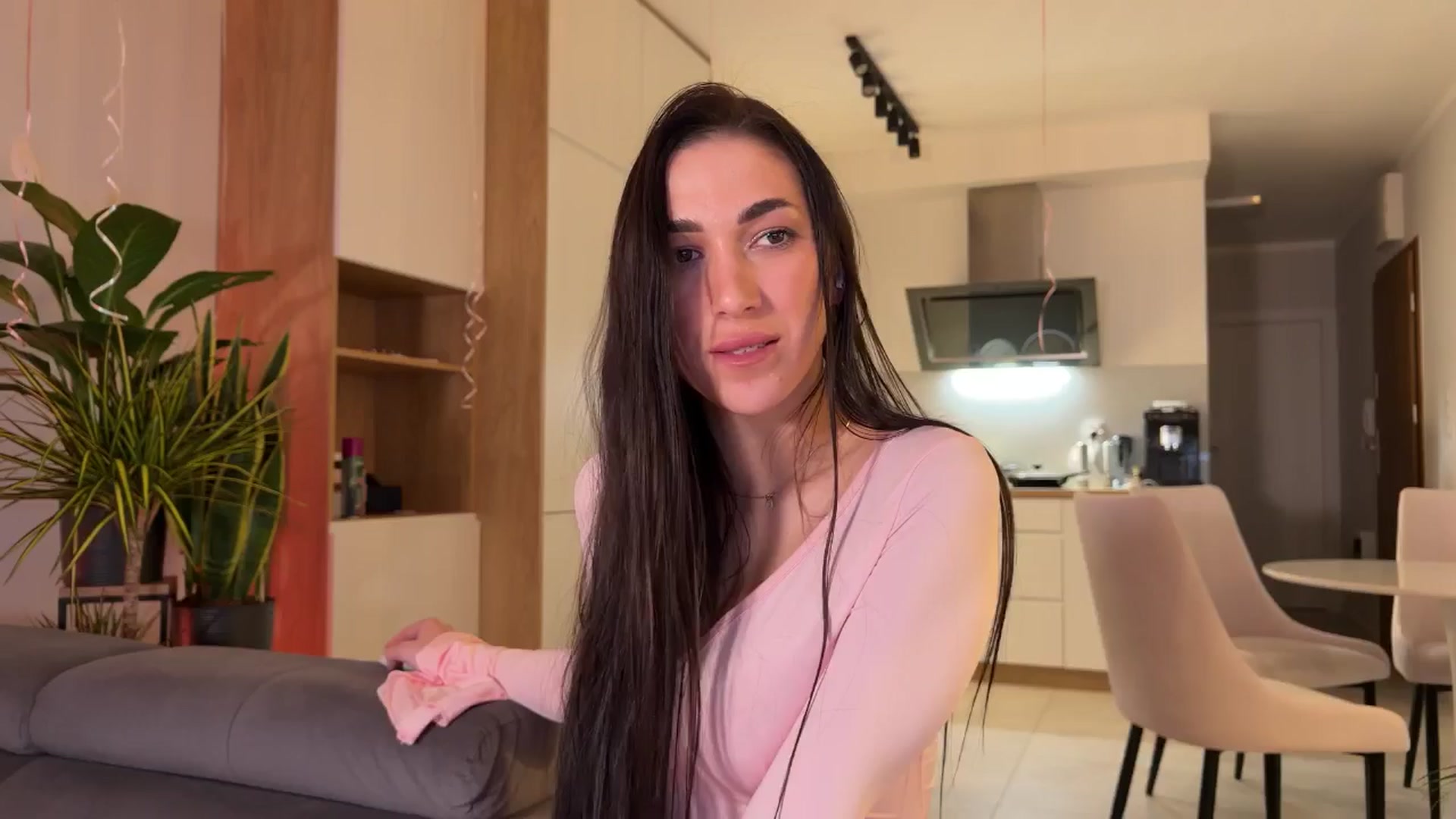 Gallery image thumbnail from AnnaQPassion's myfreecams stream on, 01/11/2026, 20:50 image 16 of 20