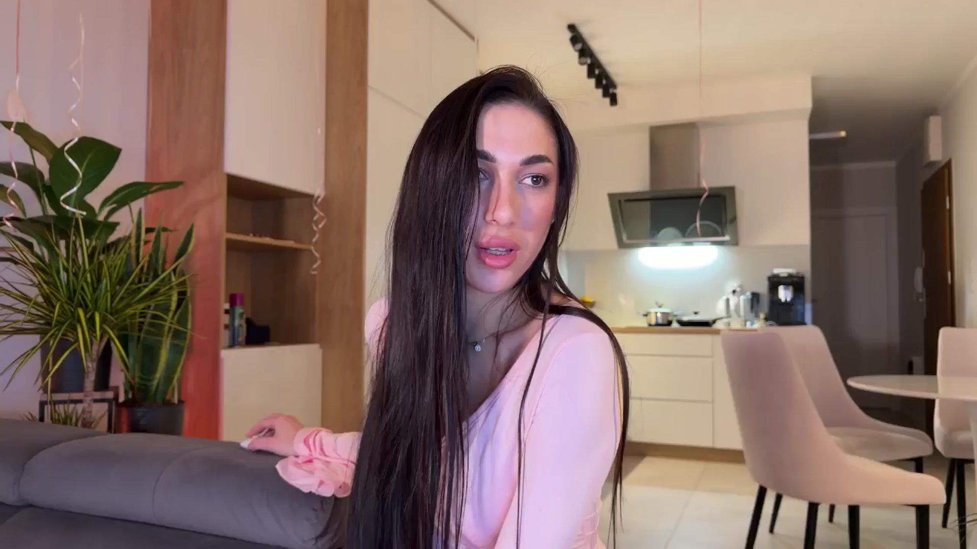 Gallery image thumbnail from AnnaQPassion's myfreecams stream on, 01/11/2026, 20:50 image 17 of 20