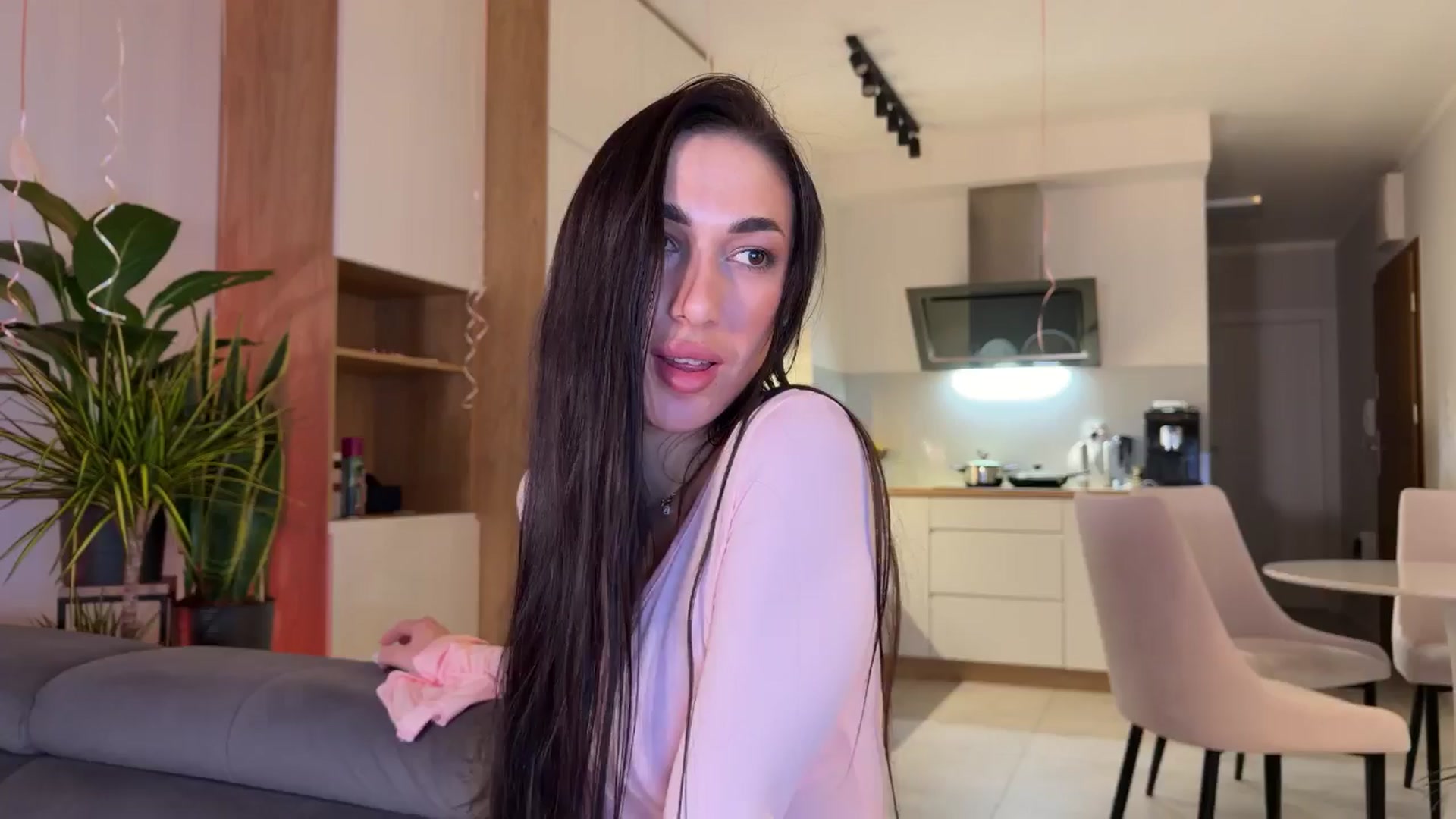 Gallery image thumbnail from AnnaQPassion's myfreecams stream on, 01/11/2026, 20:50 image 15 of 20