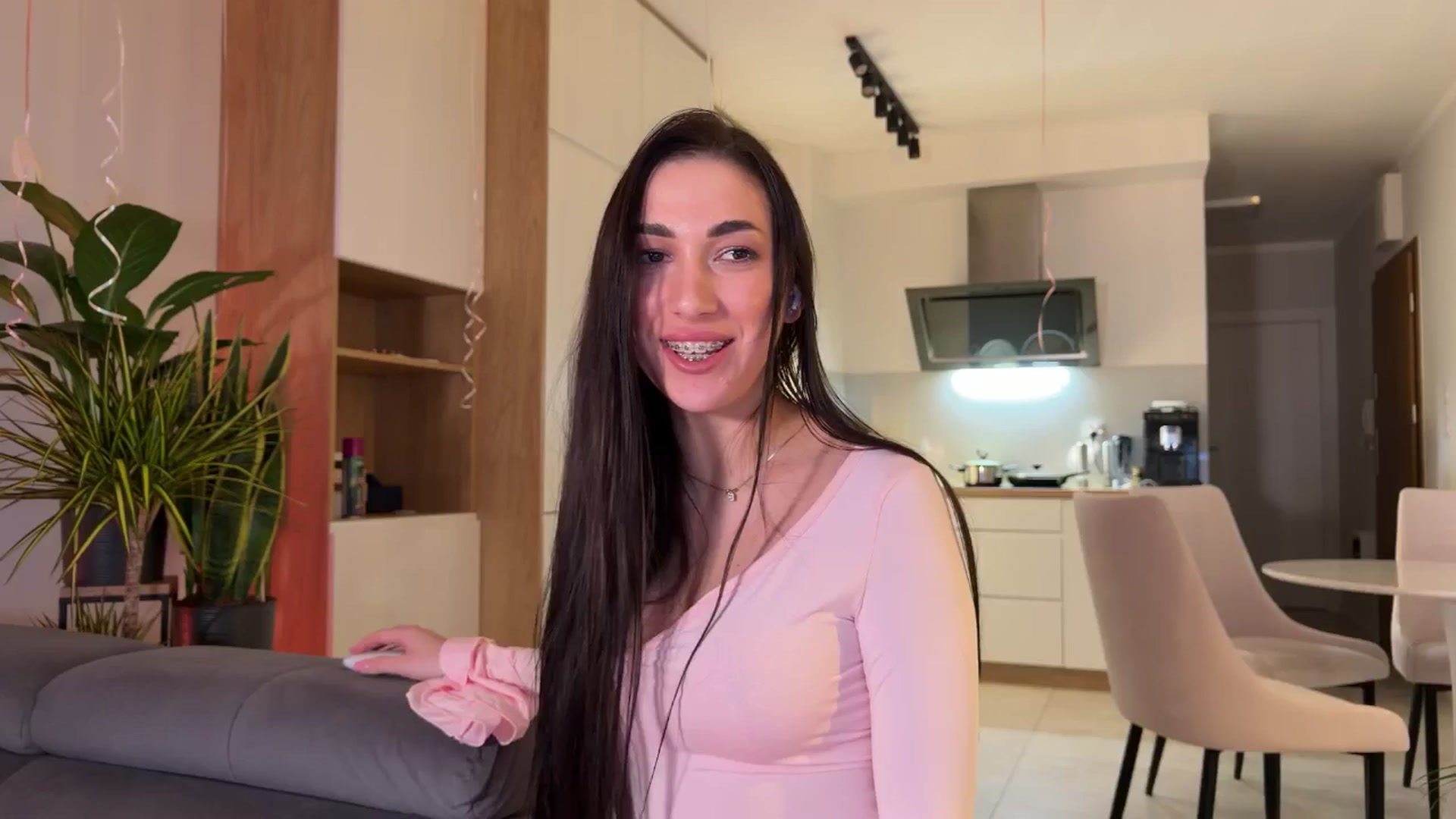 Gallery image thumbnail from AnnaQPassion's myfreecams stream on, 01/11/2026, 20:50 image 19 of 20
