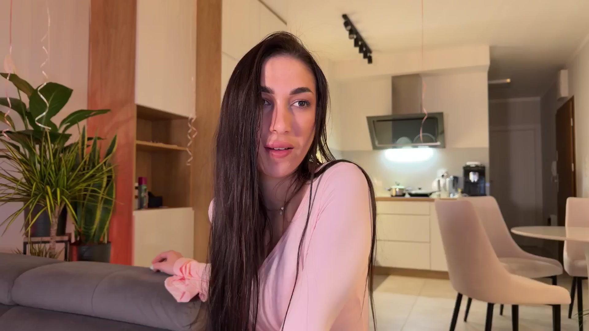 Gallery image thumbnail from AnnaQPassion's myfreecams stream on, 01/11/2026, 20:50 image 18 of 20