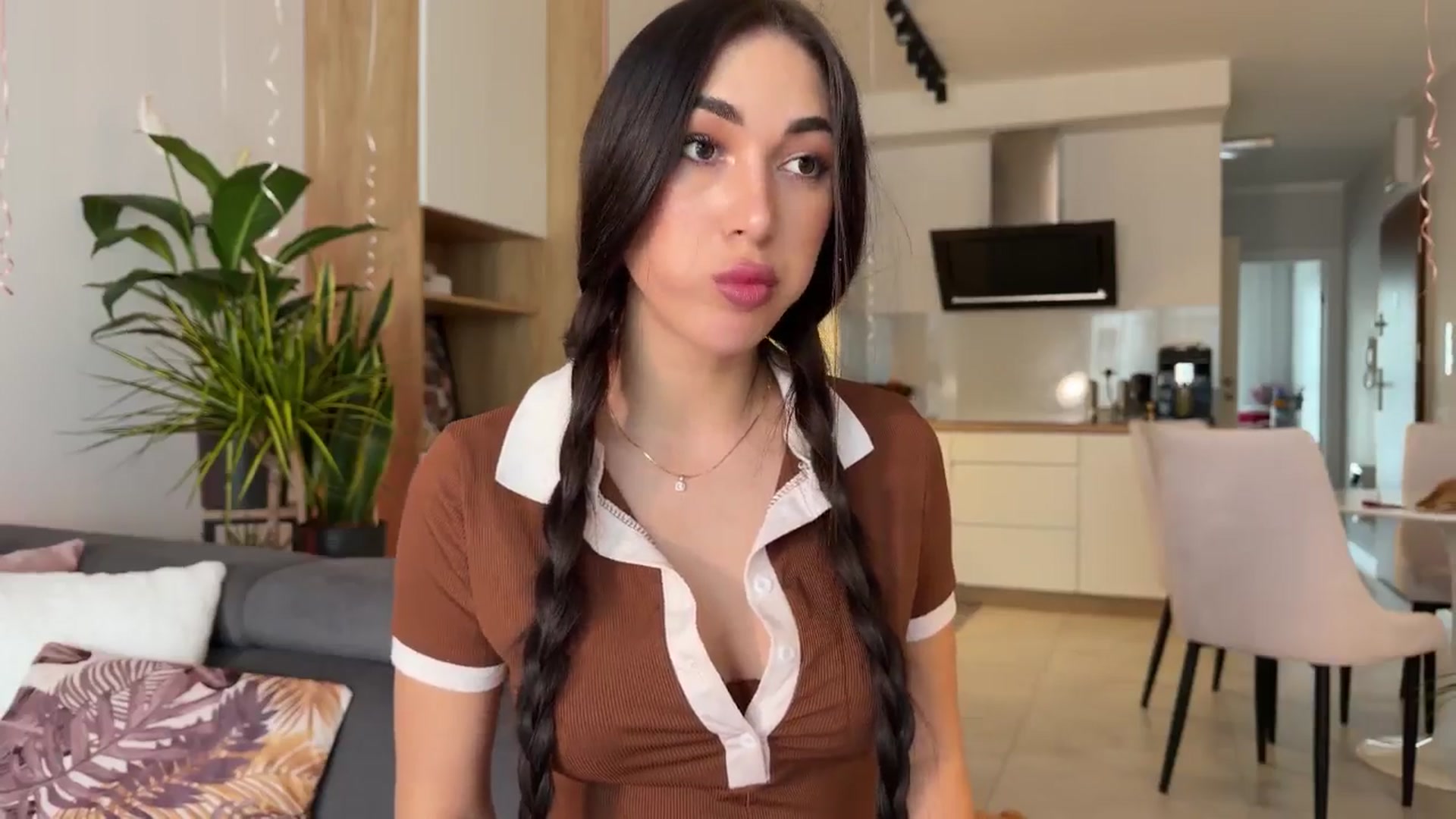 Gallery image thumbnail from AnnaQPassion's myfreecams stream on, 01/13/2026, 12:50 image 9 of 20