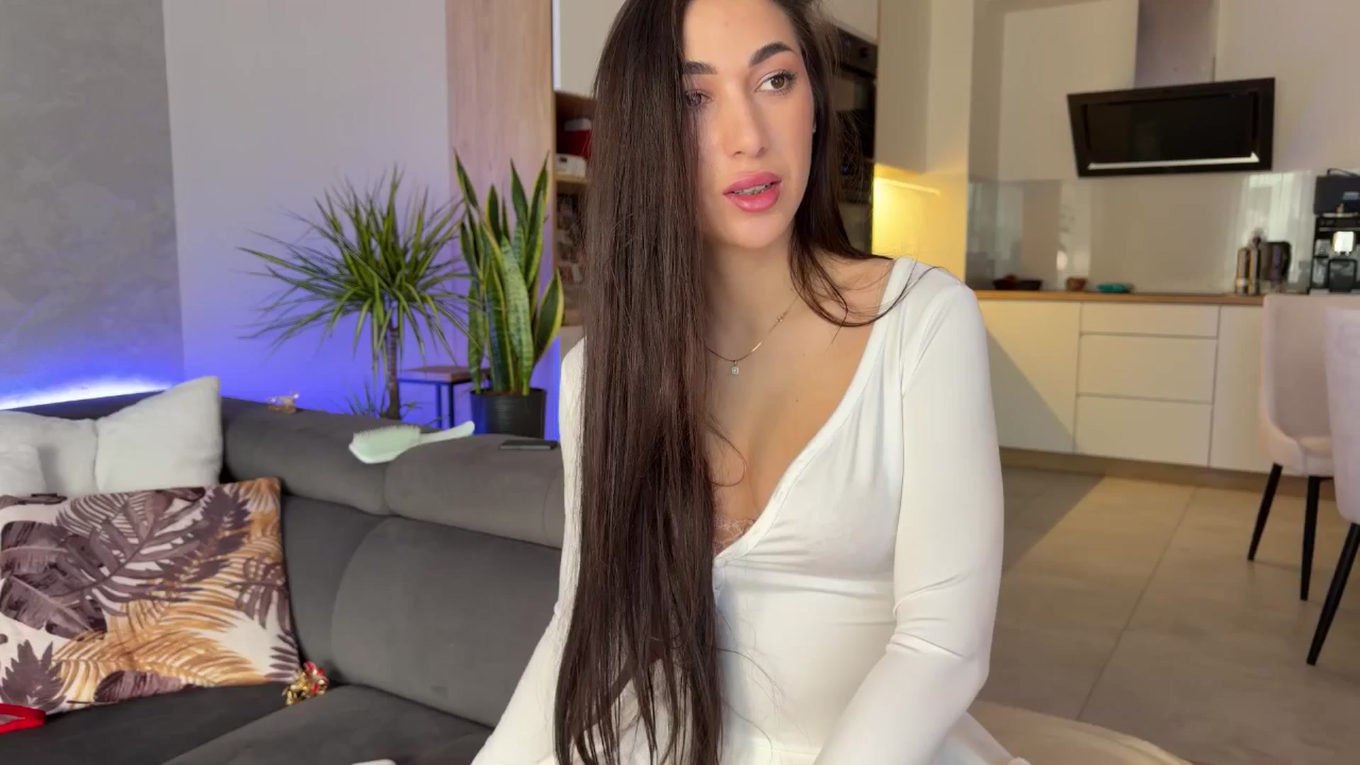 Gallery image thumbnail from AnnaQPassion's myfreecams stream on, 02/16/2026, 08:18 image 18 of 20