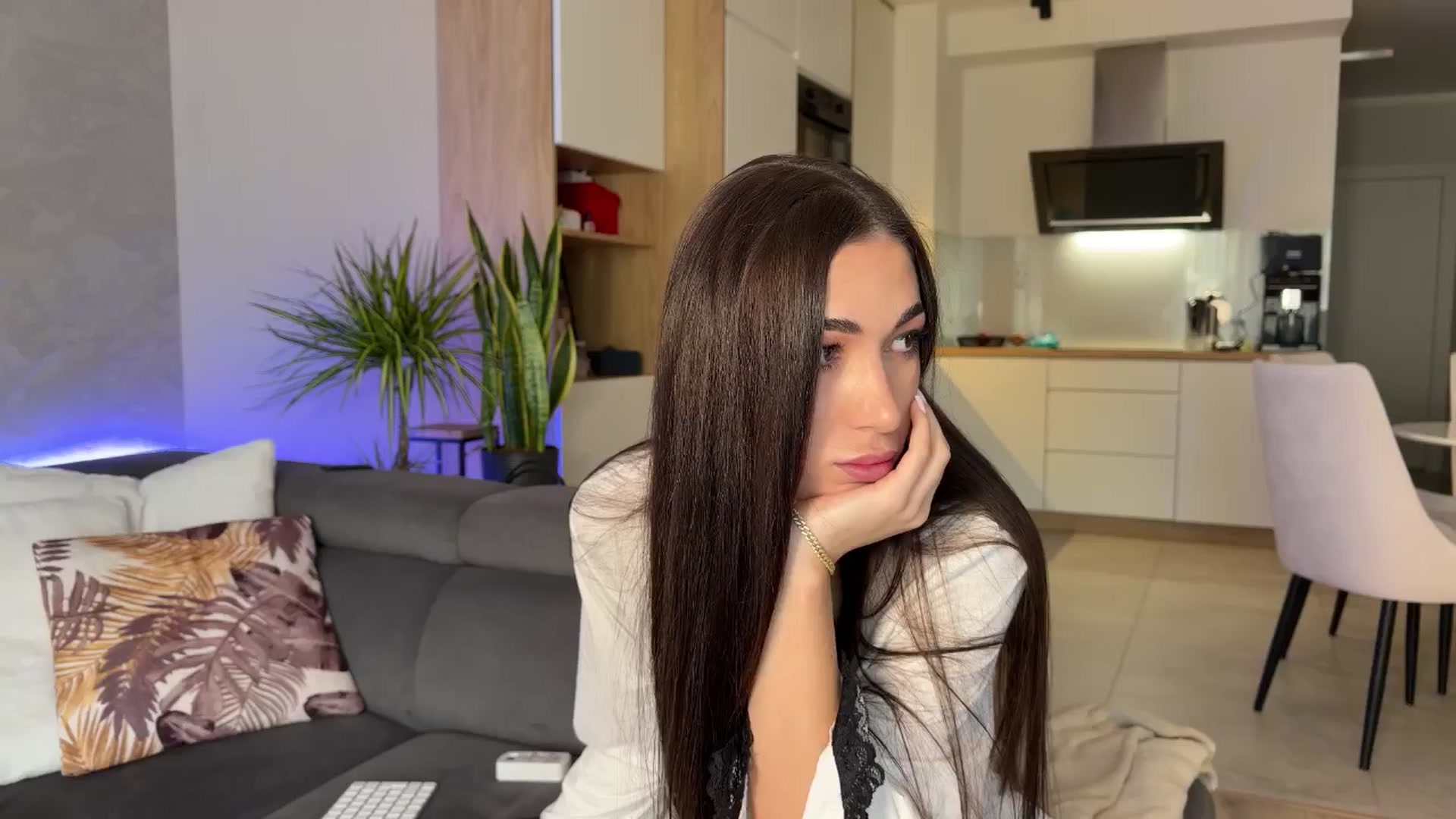 Gallery image thumbnail from AnnaQPassion's myfreecams stream on, 02/20/2026, 08:00 image 4 of 20
