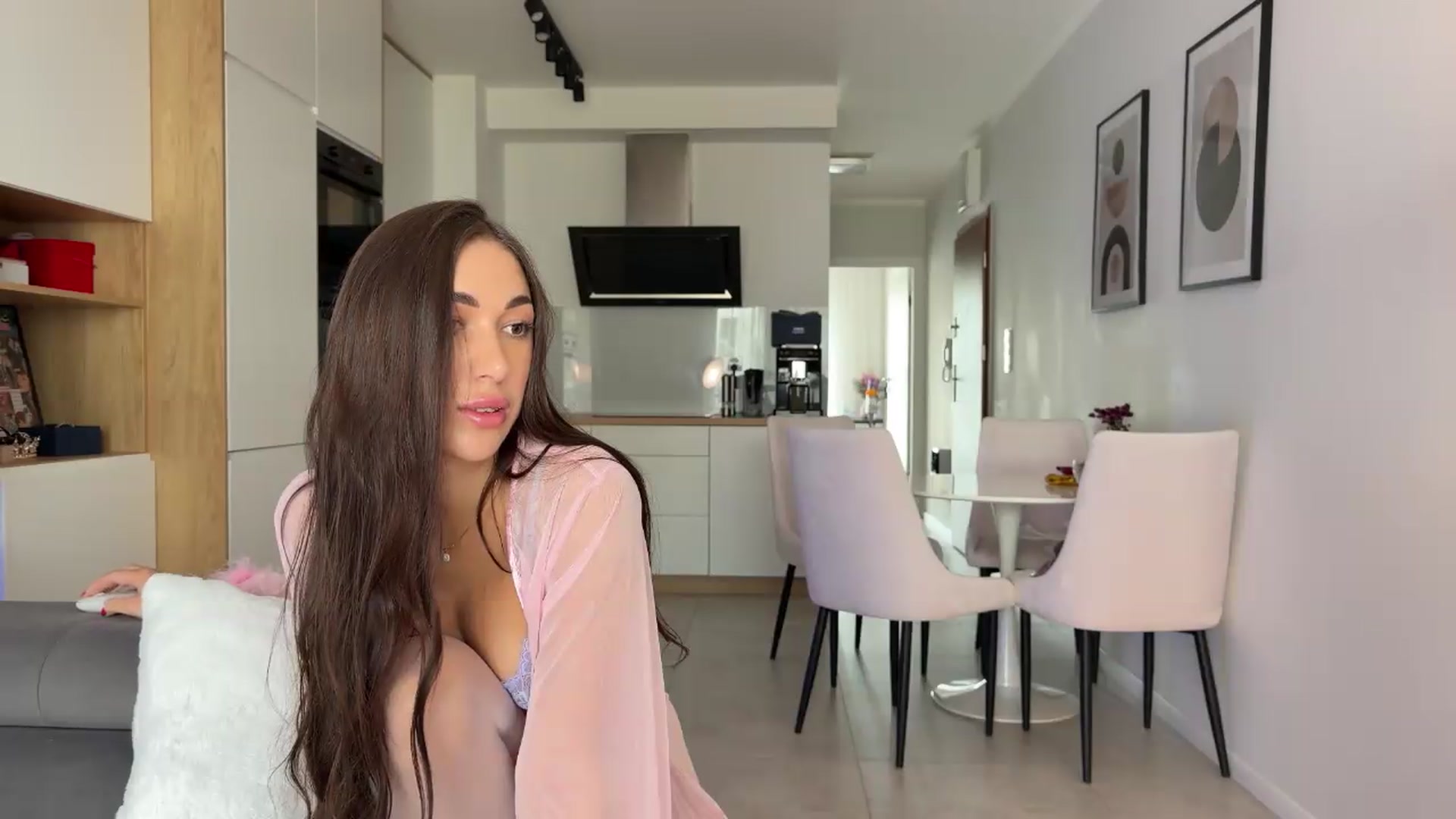 Gallery image thumbnail from AnnaQPassion's myfreecams stream on, 05/05/2026, 07:37 image 18 of 20