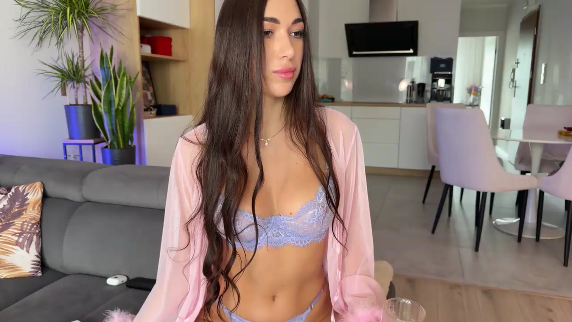 Gallery image thumbnail from AnnaQPassion's myfreecams stream on, 05/05/2026, 07:37 image 11 of 20