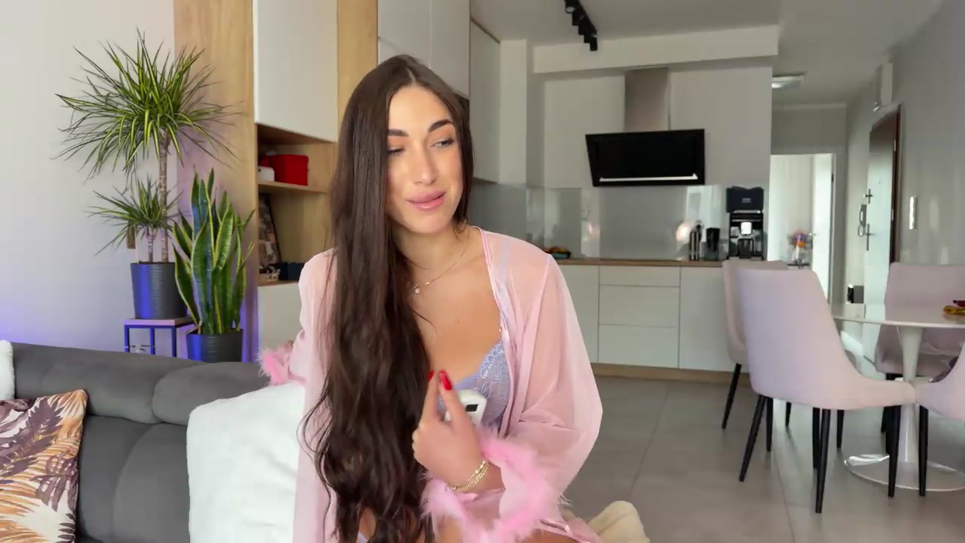 Gallery image thumbnail from AnnaQPassion's myfreecams stream on, 05/05/2026, 10:47 image 5 of 20