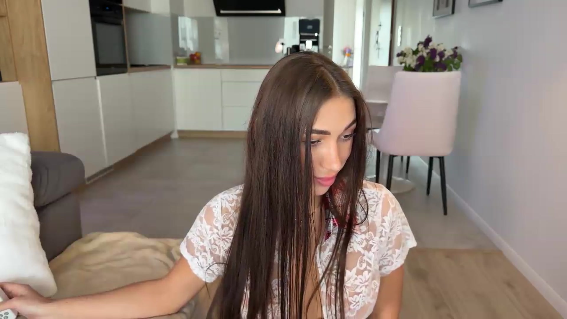 Gallery image thumbnail from AnnaQPassion's myfreecams stream on, 05/14/2026, 08:30 image 15 of 20