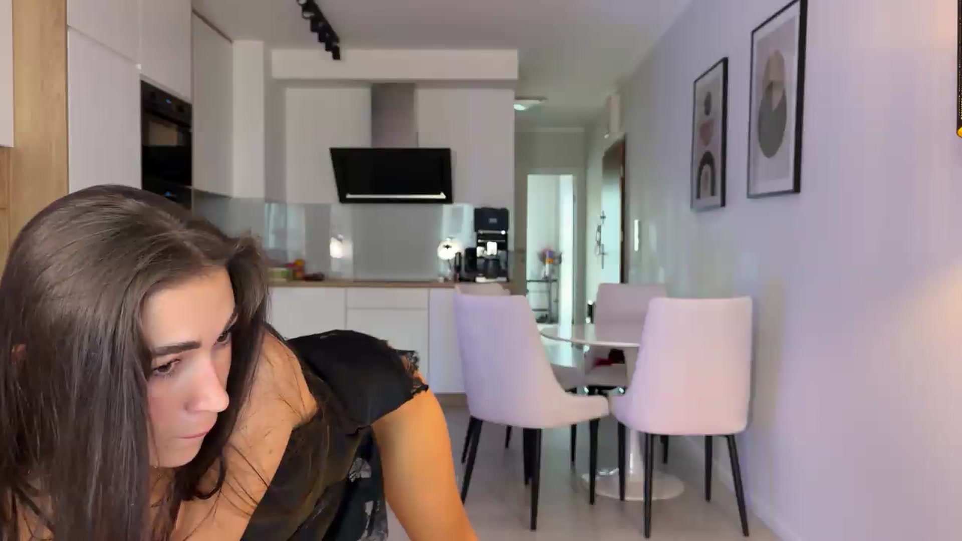 Gallery image thumbnail from AnnaQPassion's myfreecams stream on, 05/18/2026, 07:26 image 18 of 20