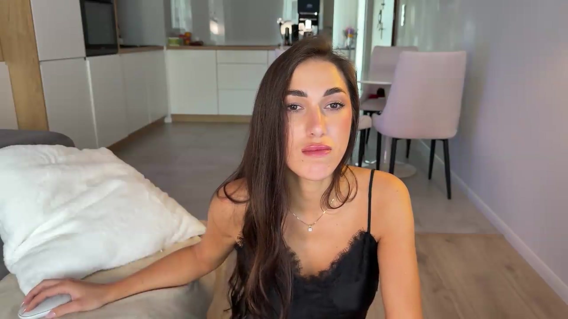 Gallery image thumbnail from AnnaQPassion's myfreecams stream on, 05/18/2026, 09:54 image 3 of 20