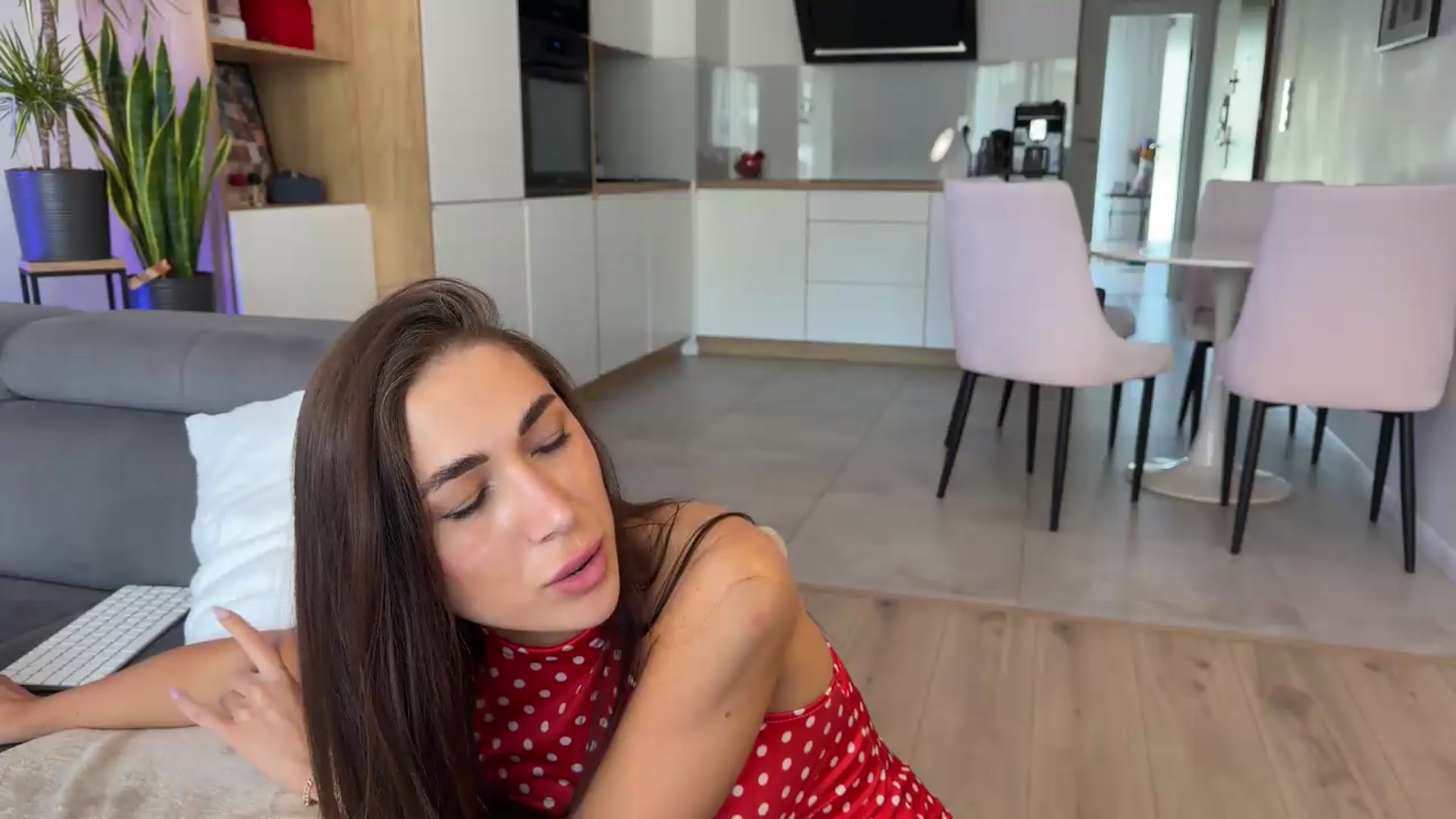 Gallery image thumbnail from AnnaQPassion's myfreecams stream on, 05/27/2026, 13:34 image 15 of 20