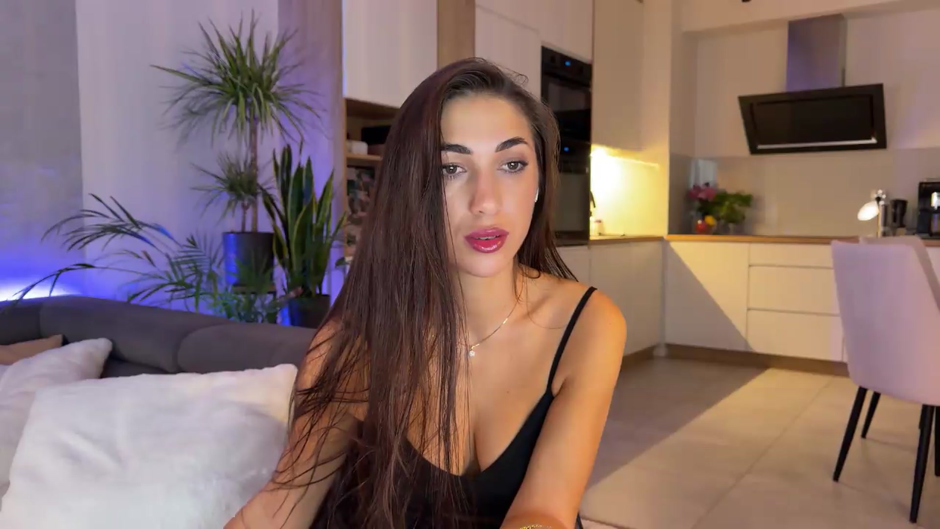 Gallery image thumbnail from AnnaQPassion's myfreecams stream on, 06/07/2026, 18:16 image 6 of 20